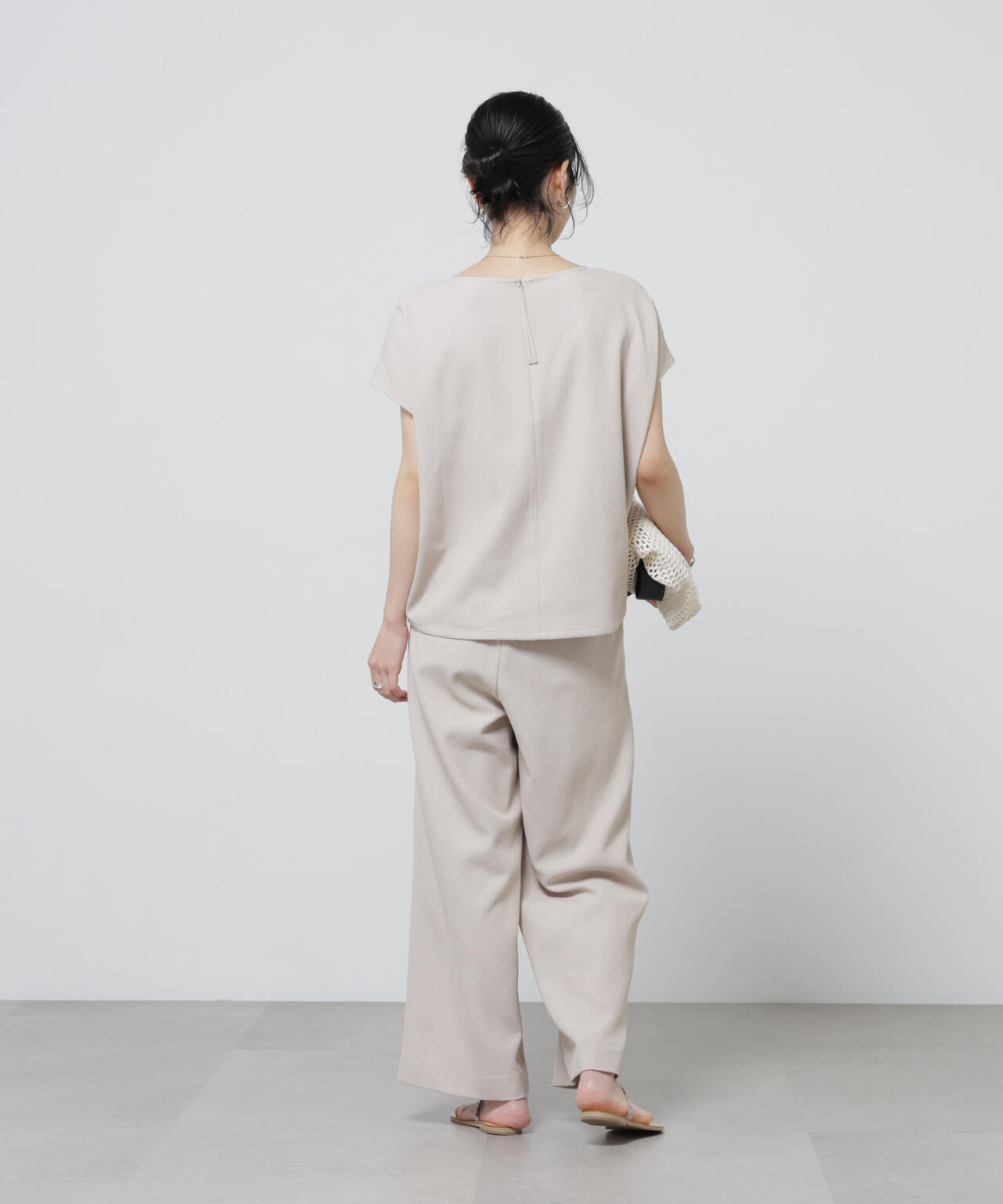 「Meaningful Continuity」coveross(R)EOSブッチャーノースリブラウス×パンツセットアップ