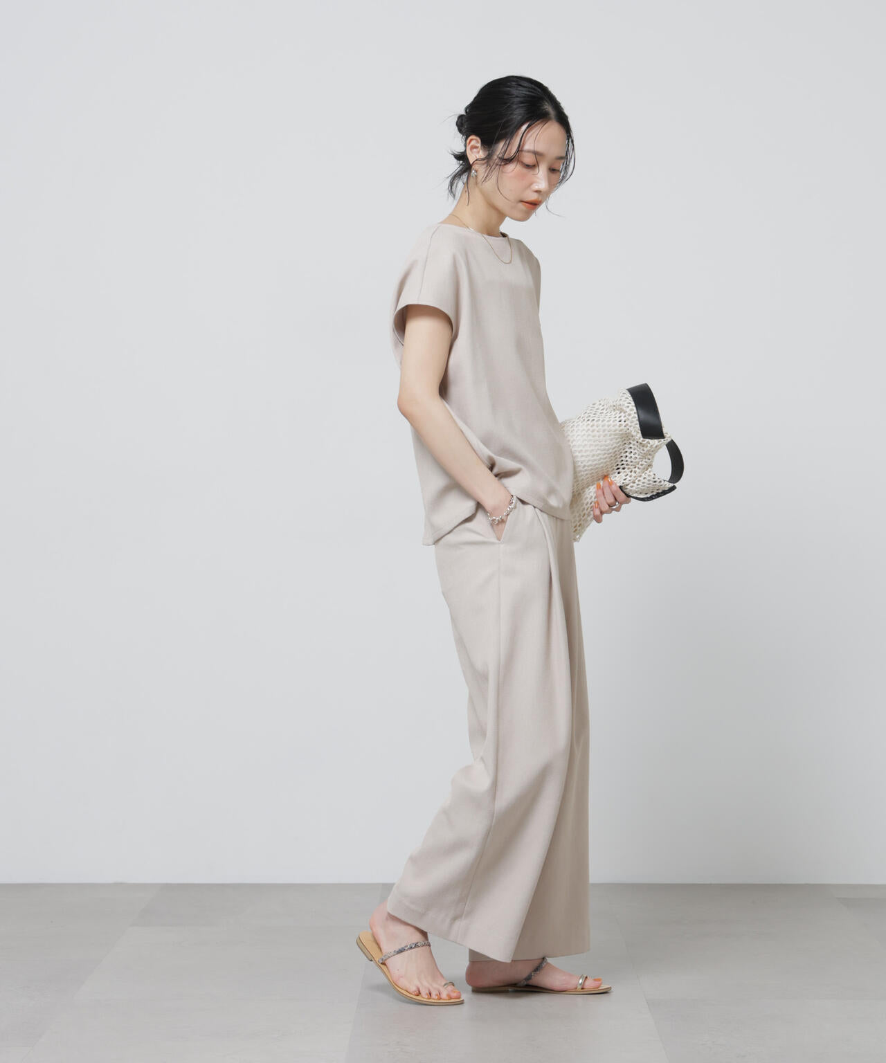 「Meaningful Continuity」coveross(R)EOSブッチャーノースリブラウス×パンツセットアップ