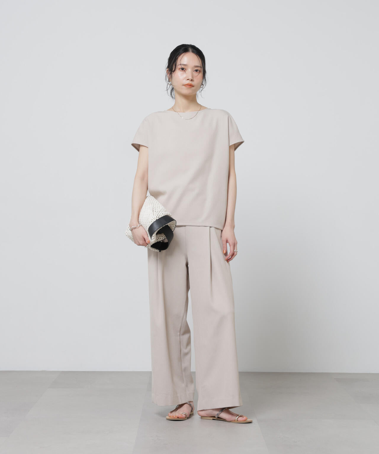 「Meaningful Continuity」coveross(R)EOSブッチャーノースリブラウス×パンツセットアップ