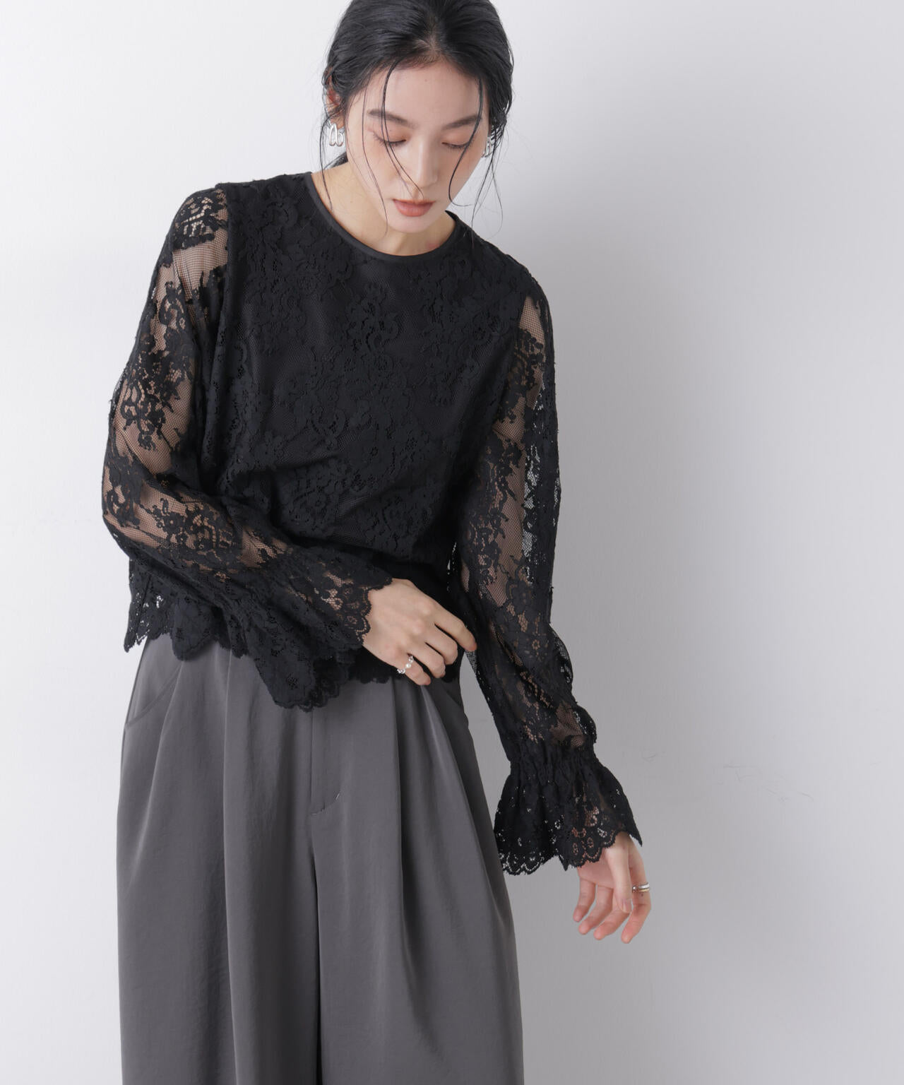 レーススカラップブラウス