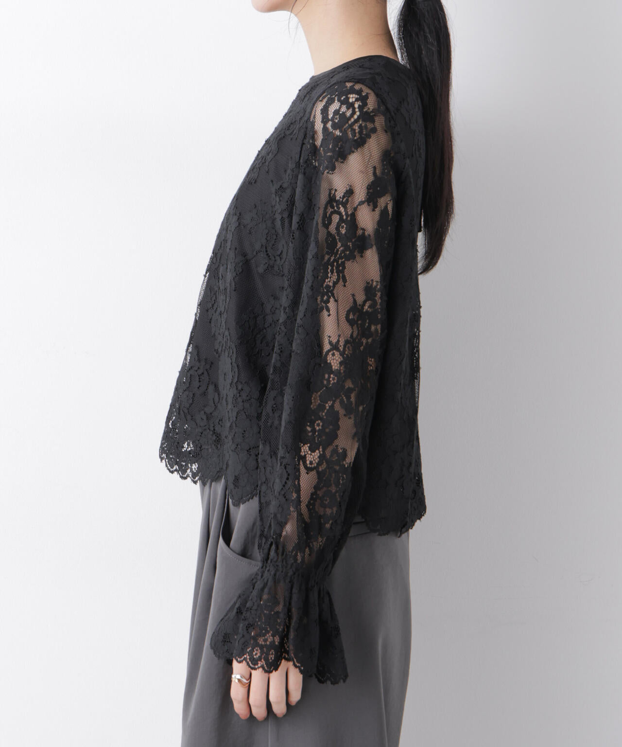 レーススカラップブラウス