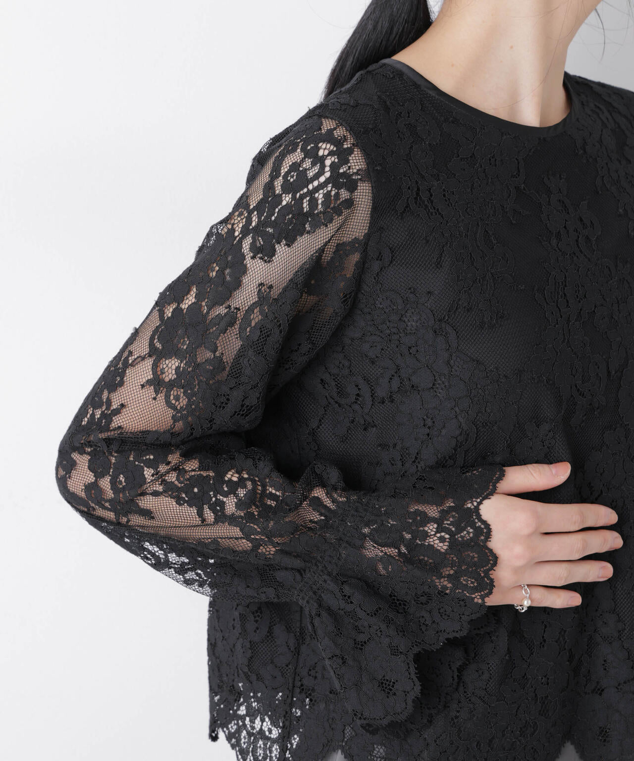 レーススカラップブラウス