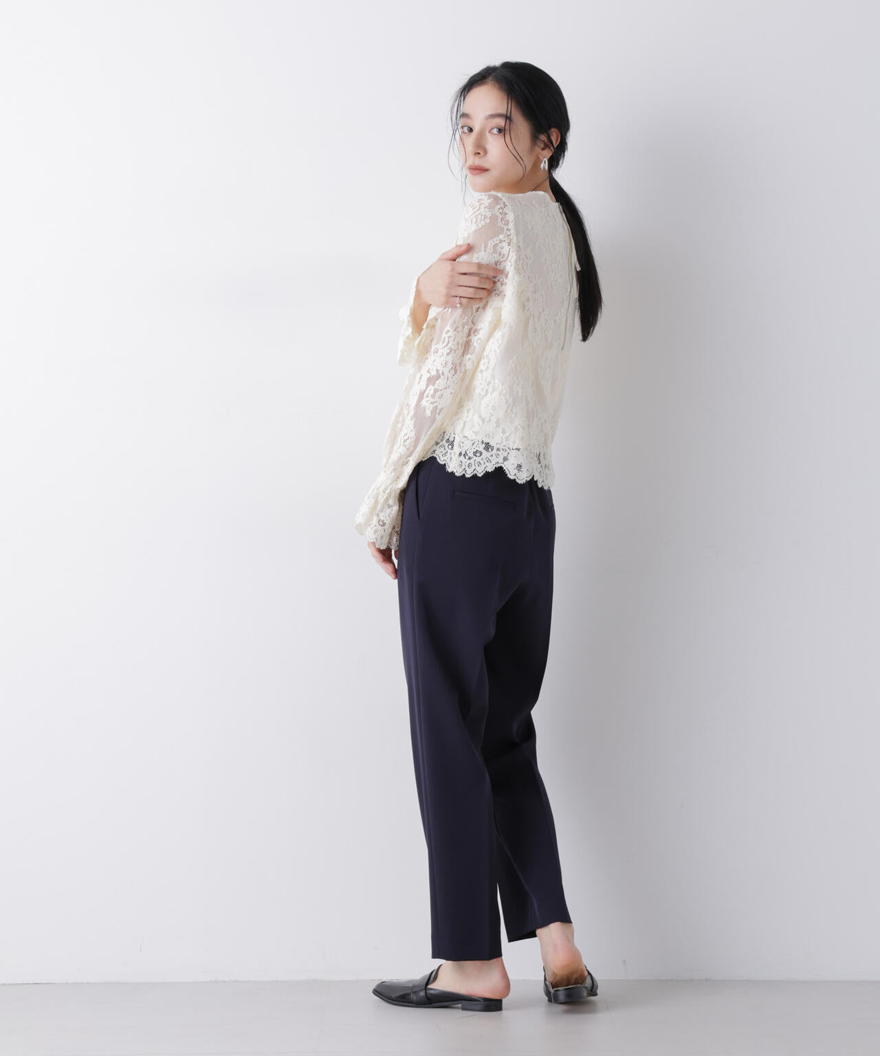 レーススカラップブラウス
