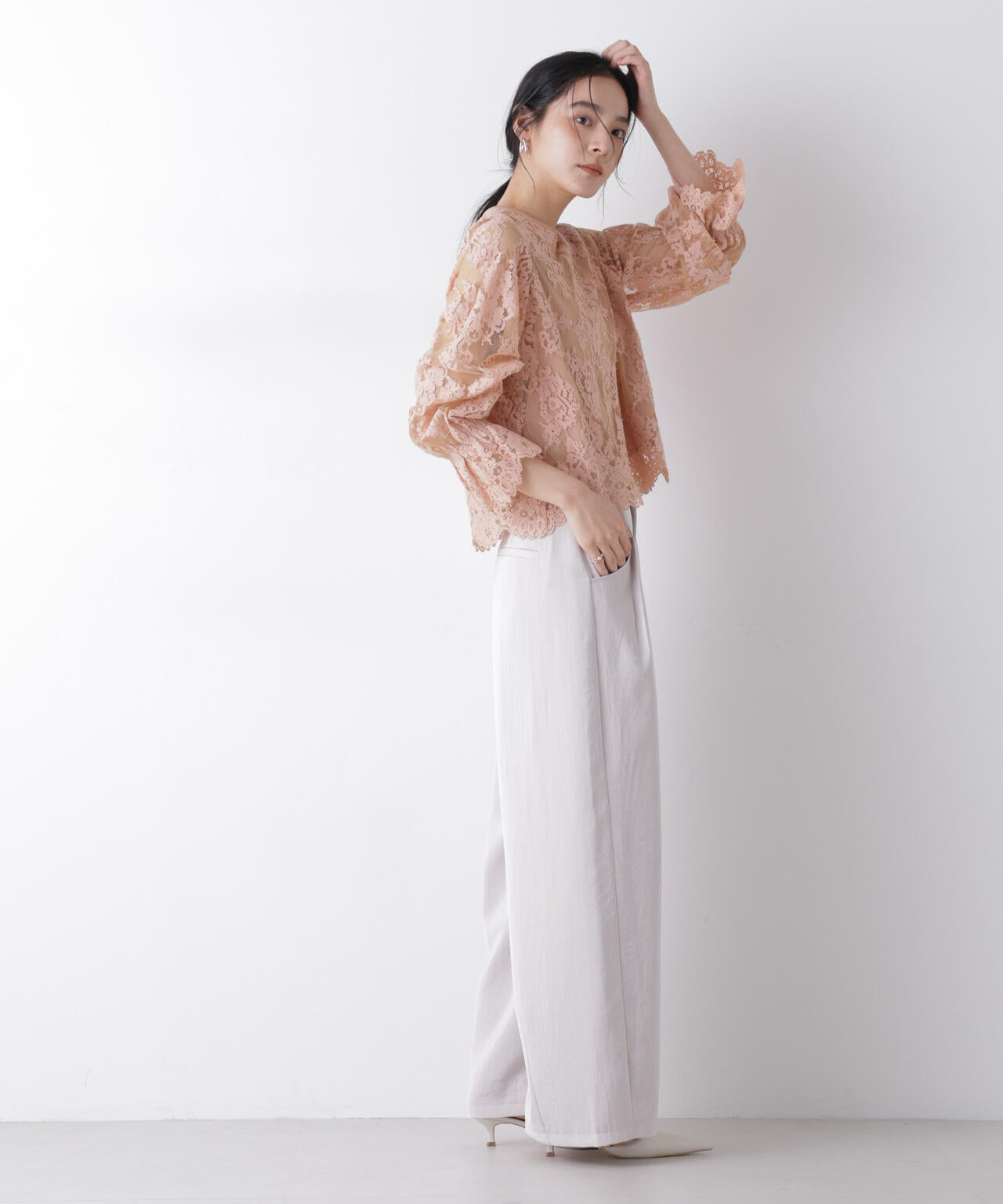 レーススカラップブラウス