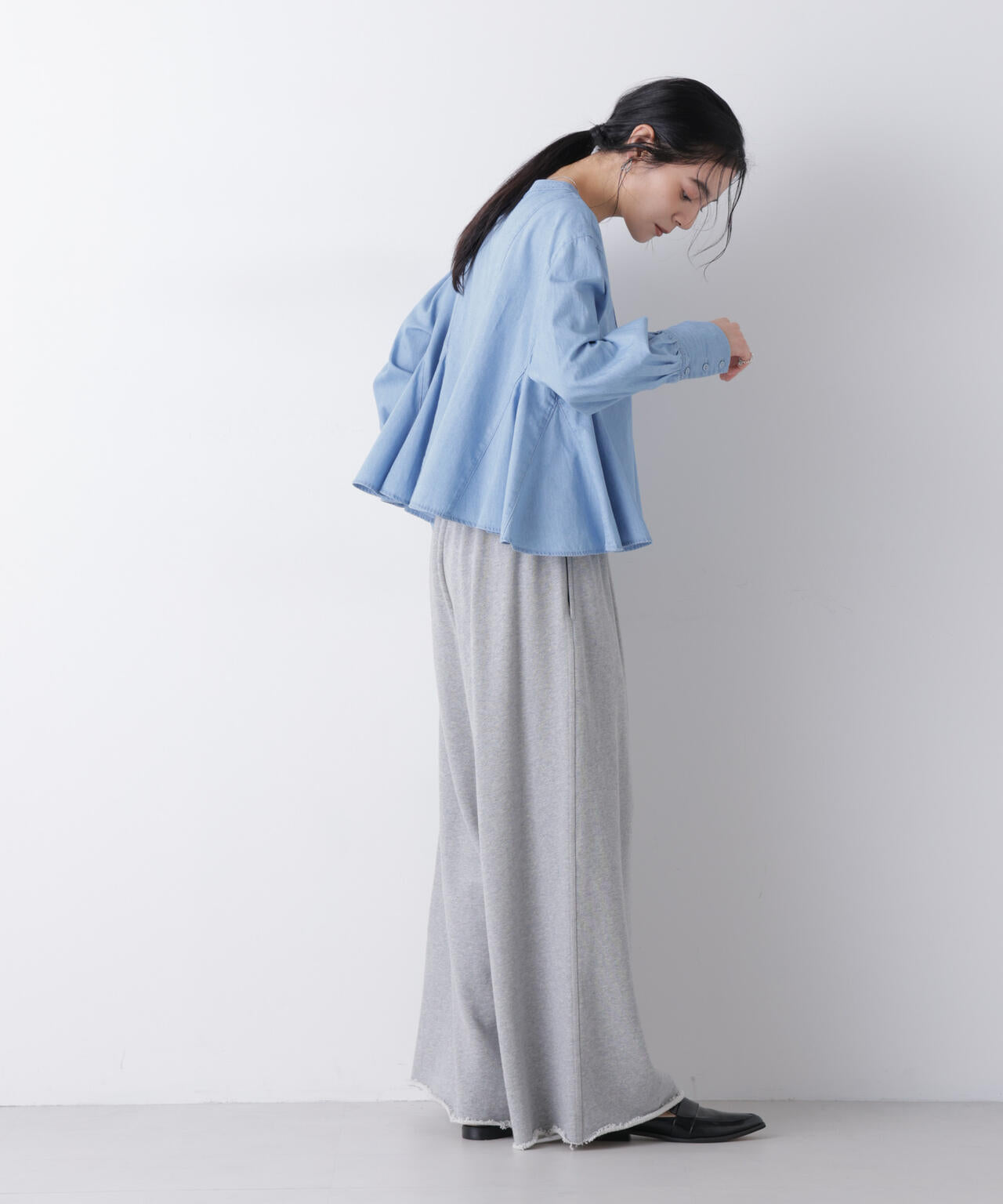 ライトデニムフレアブラウス