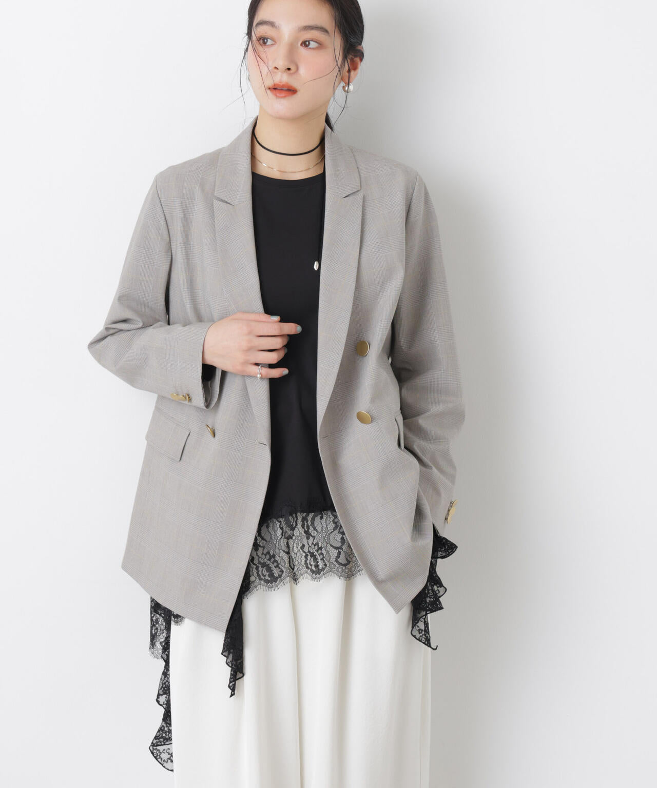 レースラッフルヘムカットトップス