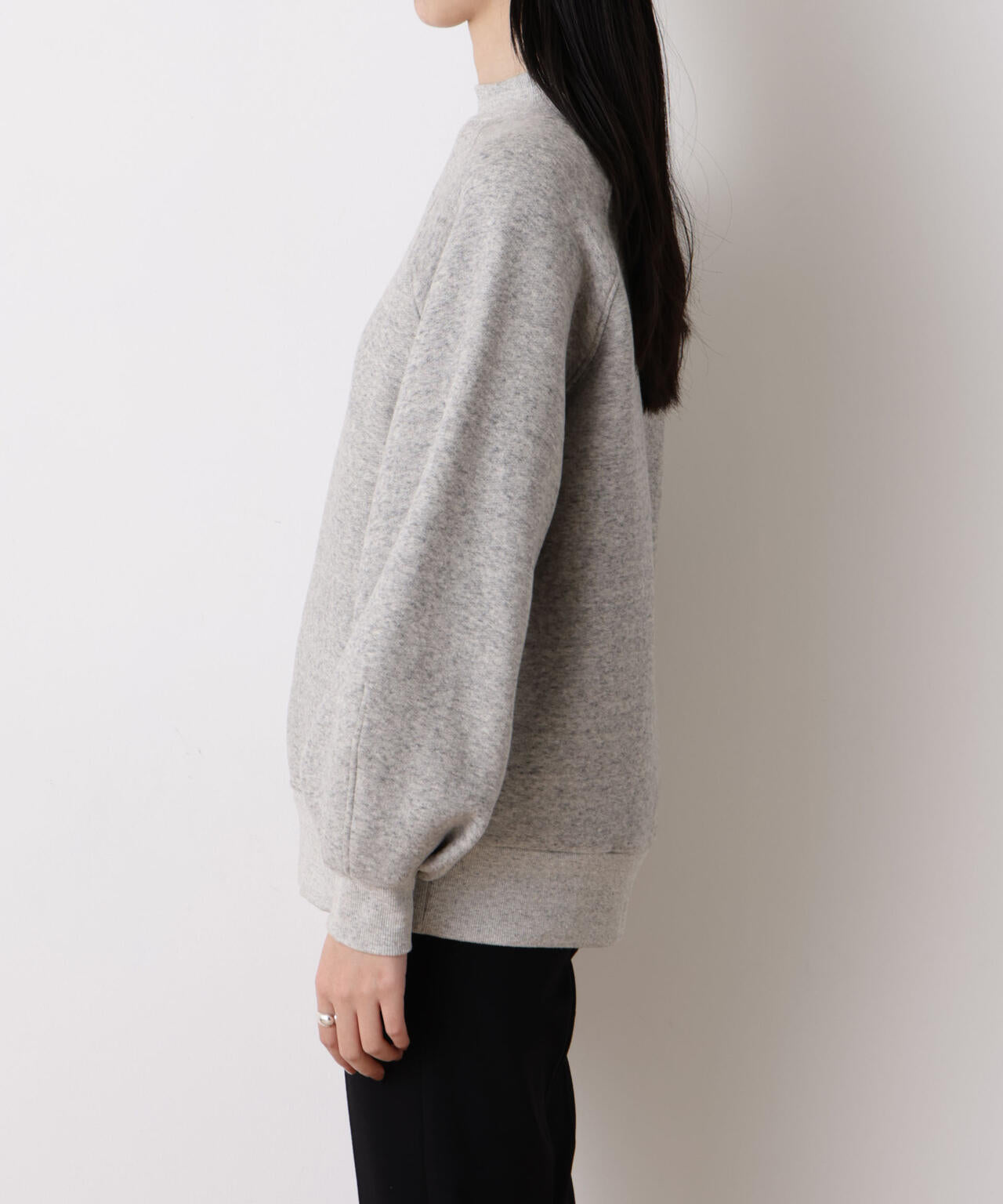 「STEVELOUR」フラッフィースタンドプルオーバー