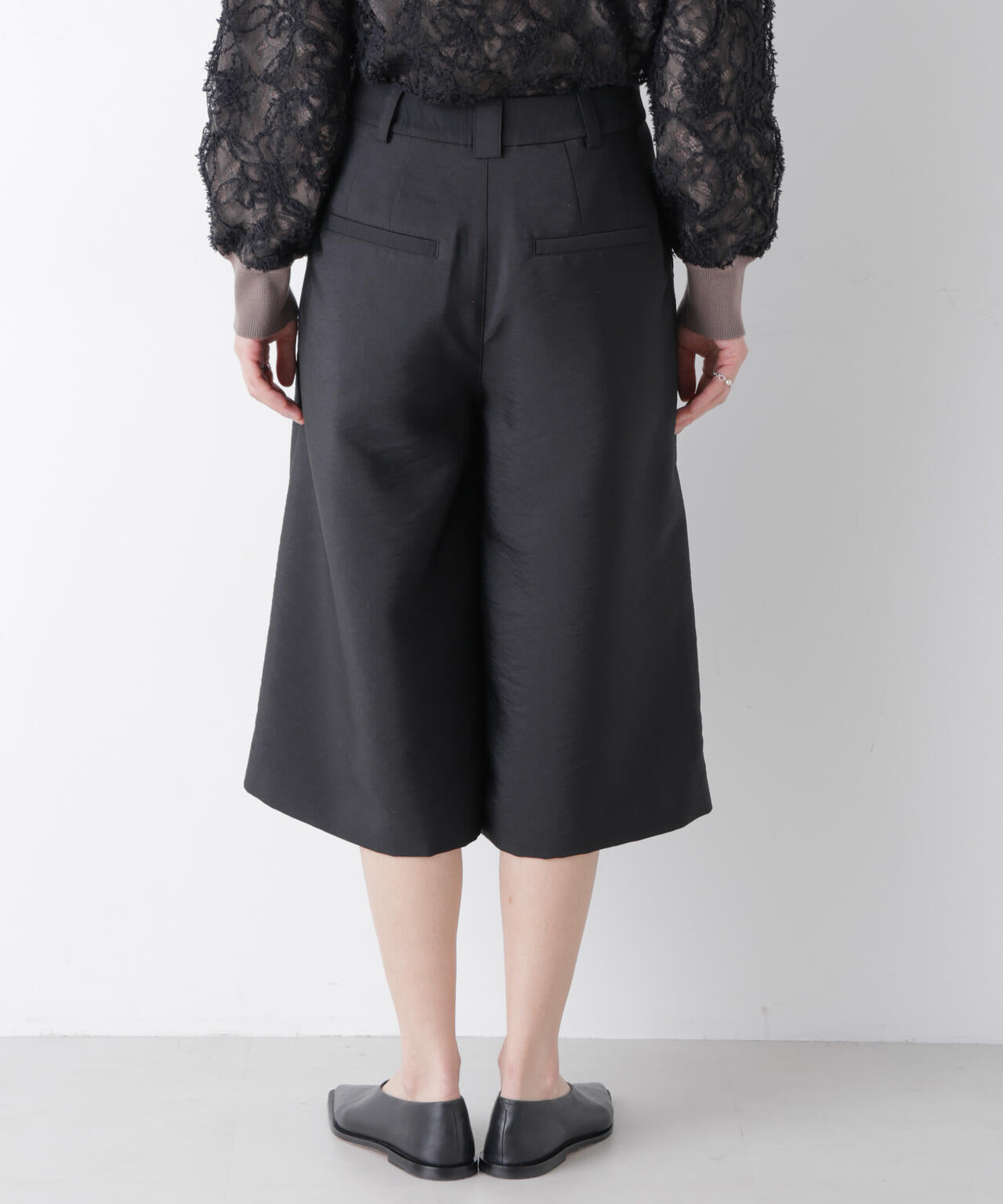 エアリーツイルボリュームキュロットパンツ