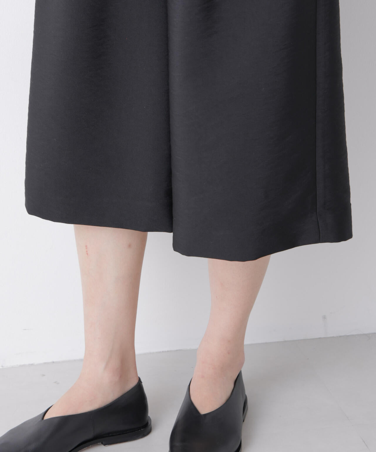 エアリーツイルボリュームキュロットパンツ