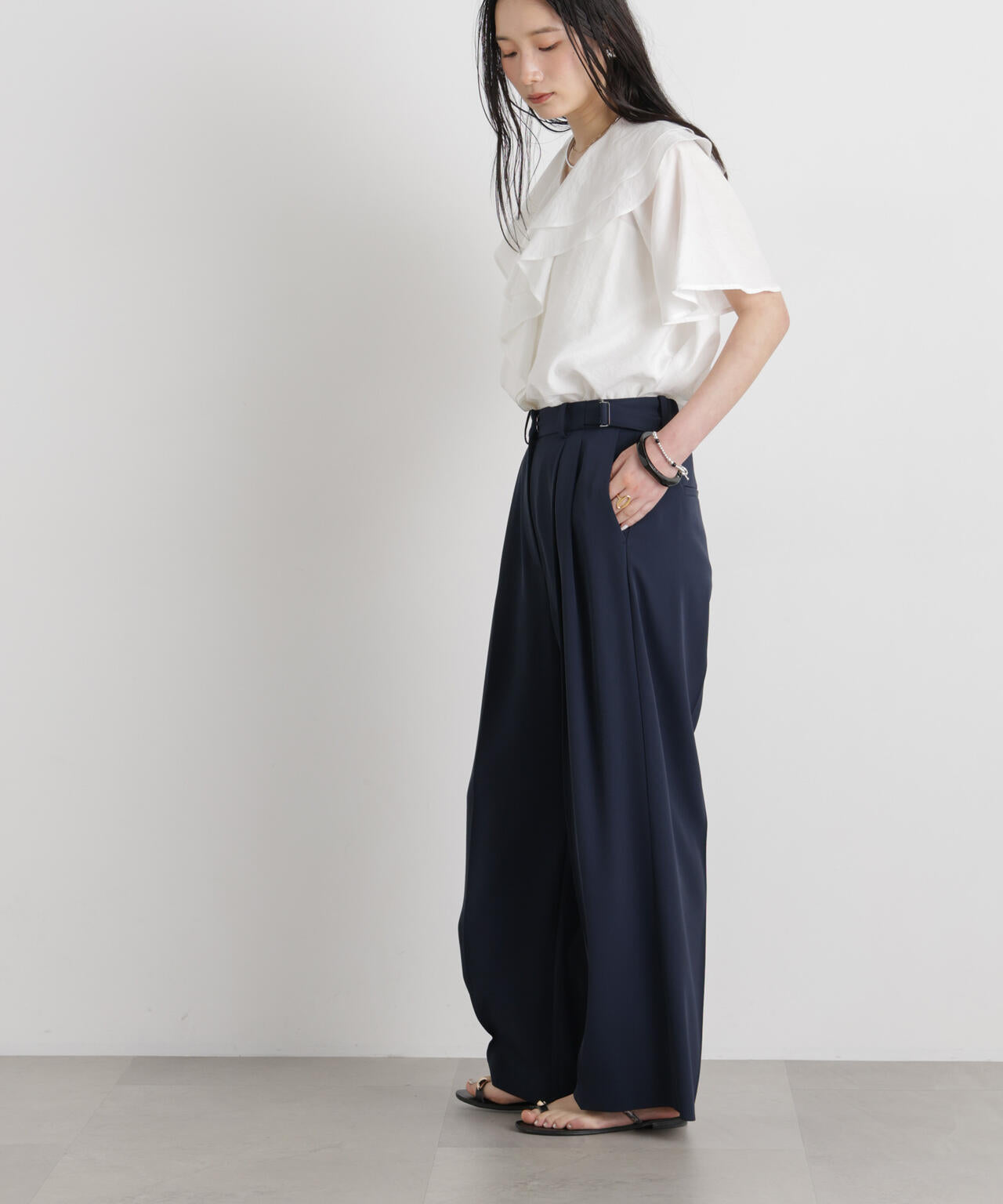 サイドベルトツイルタックワイドパンツ