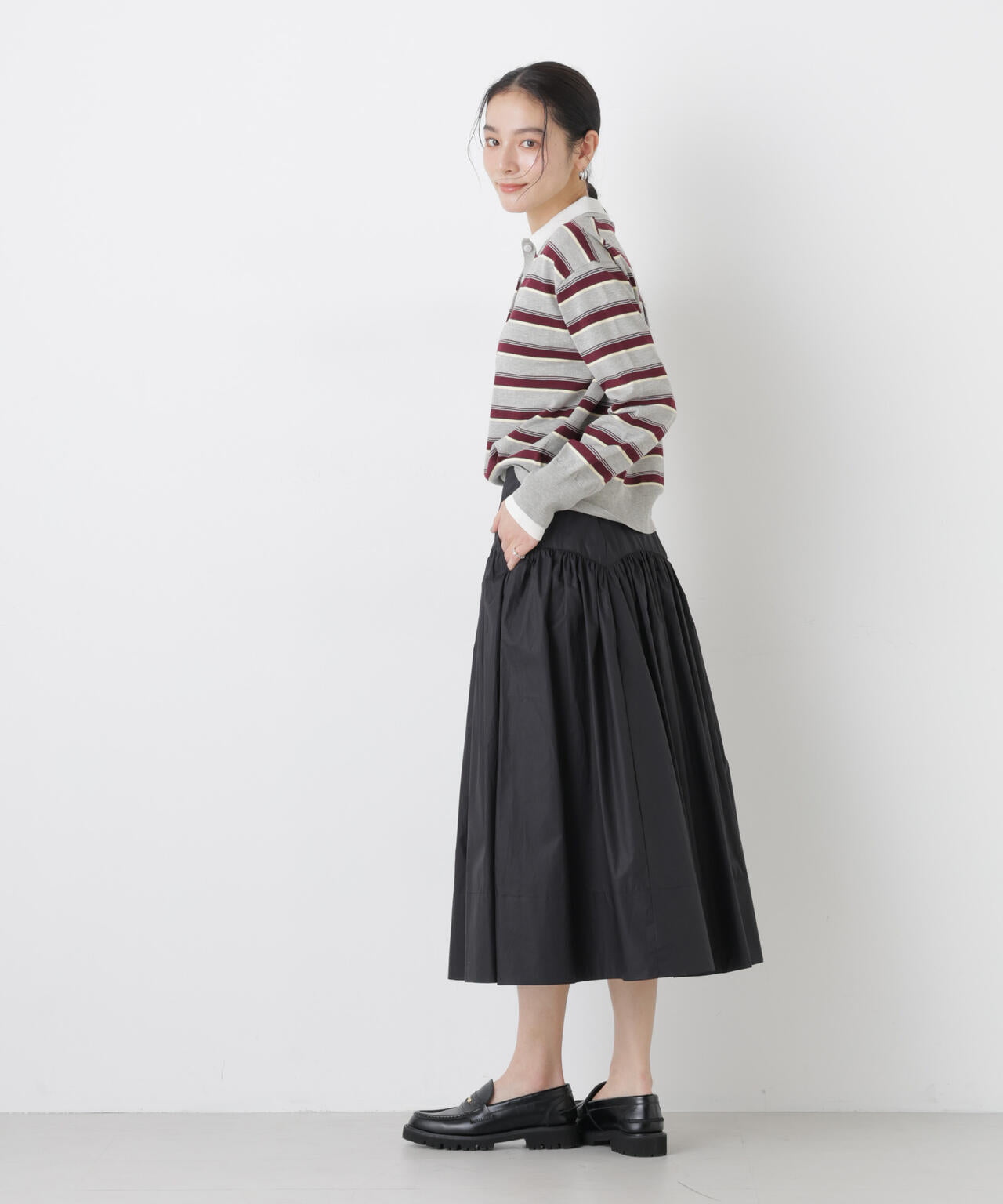 ローギャザーミディスカート