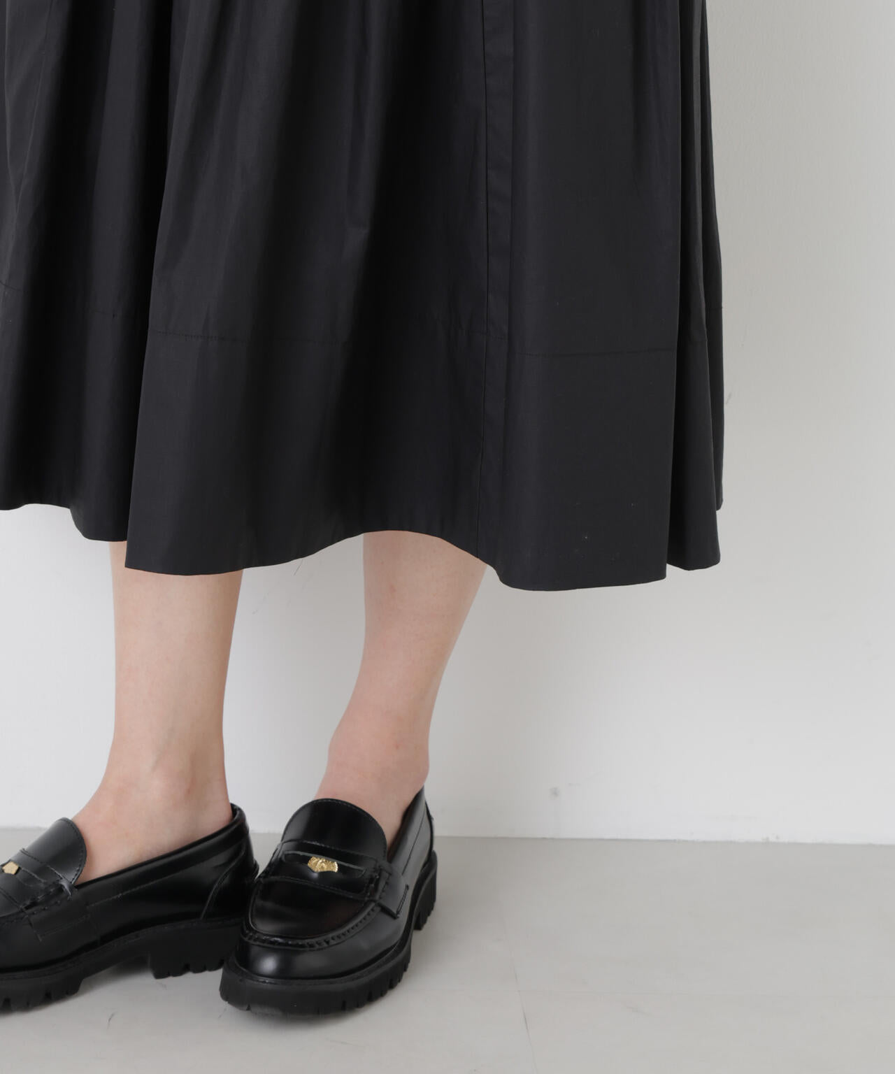 ローギャザーミディスカート