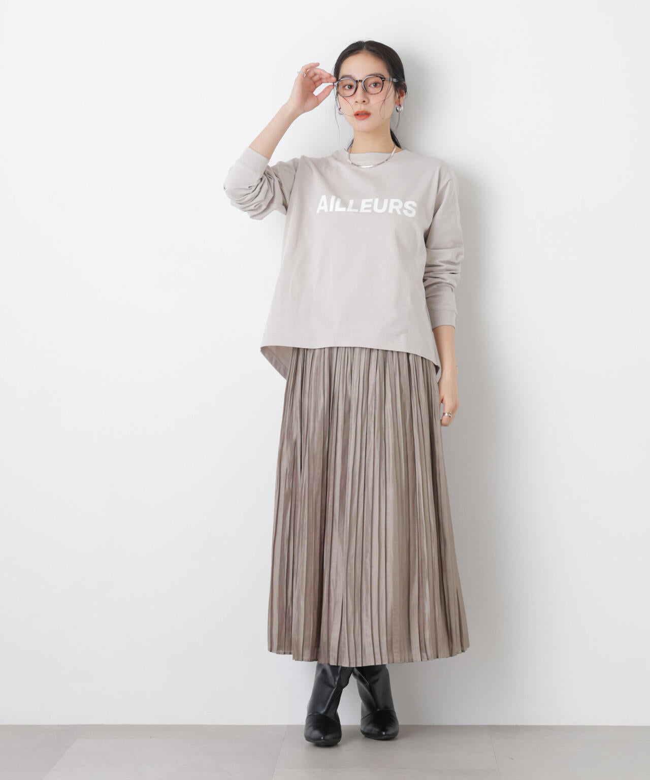 シャイニーサテンプリーツスカート