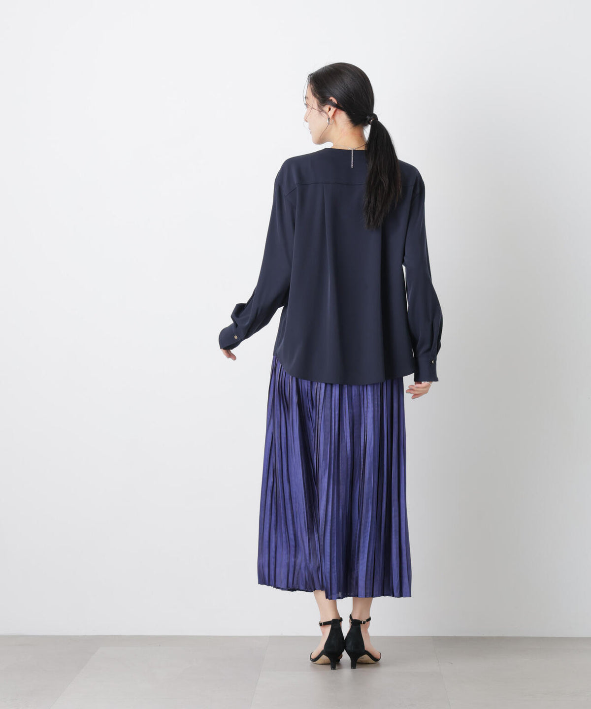 シャイニーサテンプリーツスカート