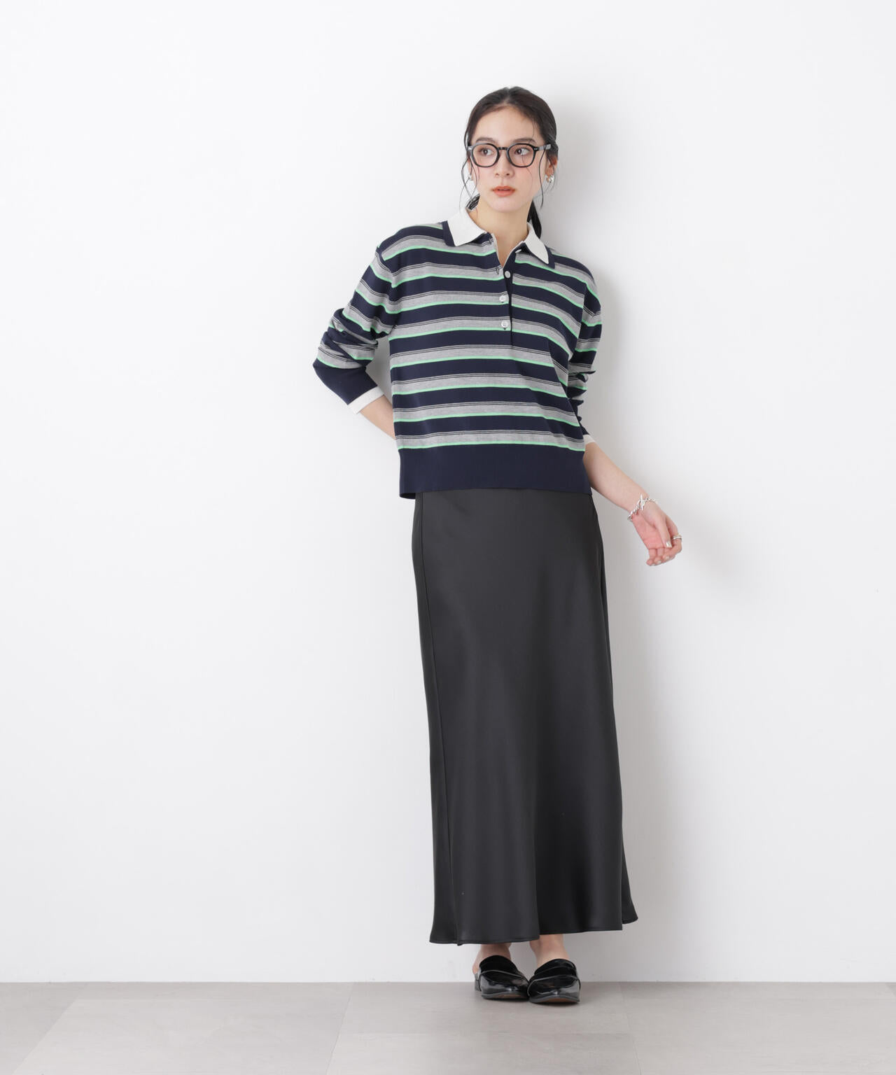 サテンナロースカート