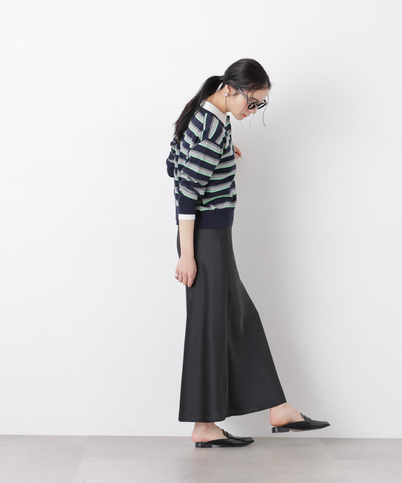 サテンナロースカート