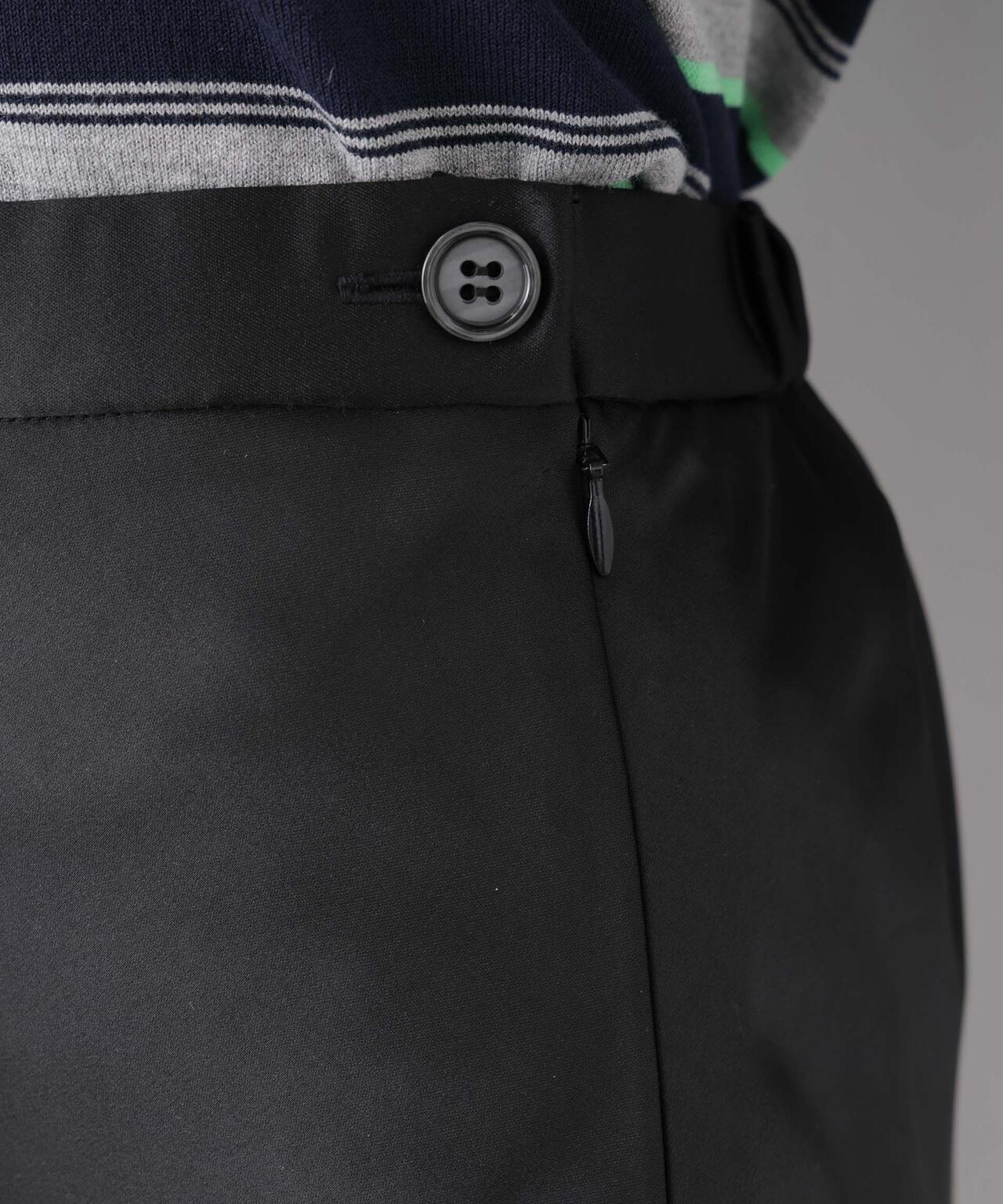 サテンナロースカート