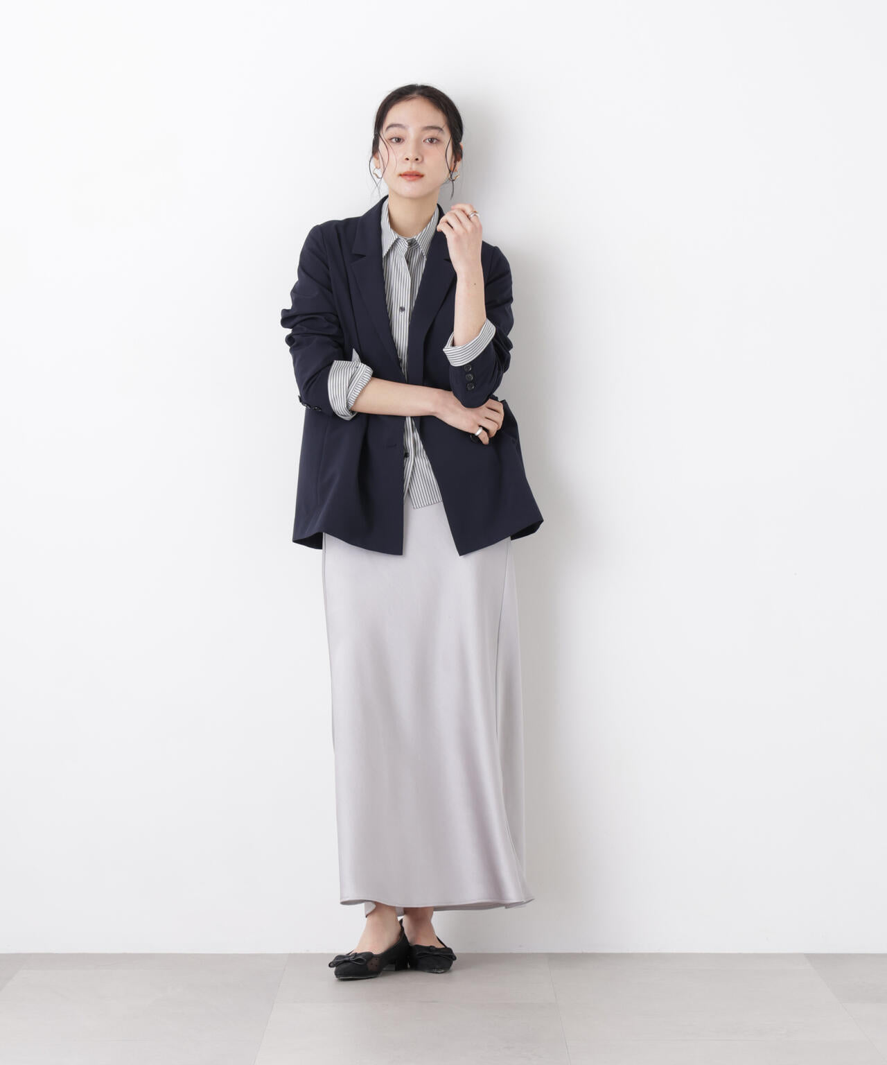 サテンナロースカート