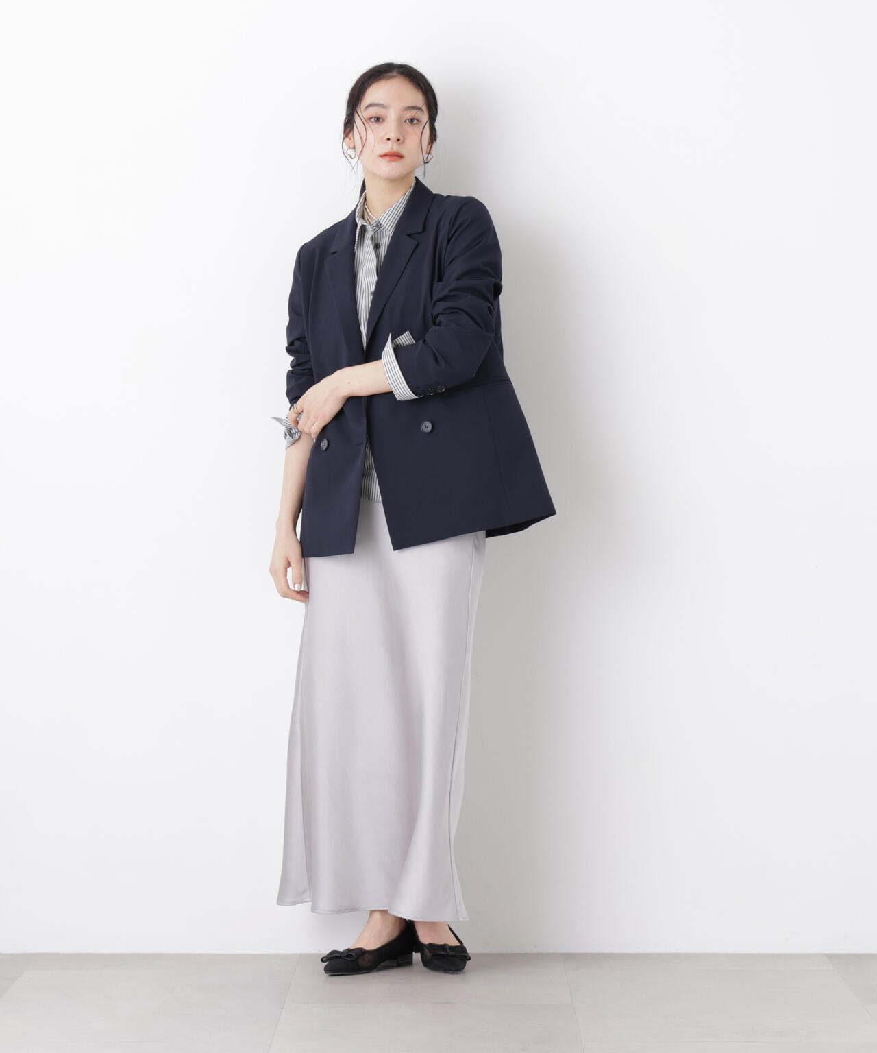 サテンナロースカート