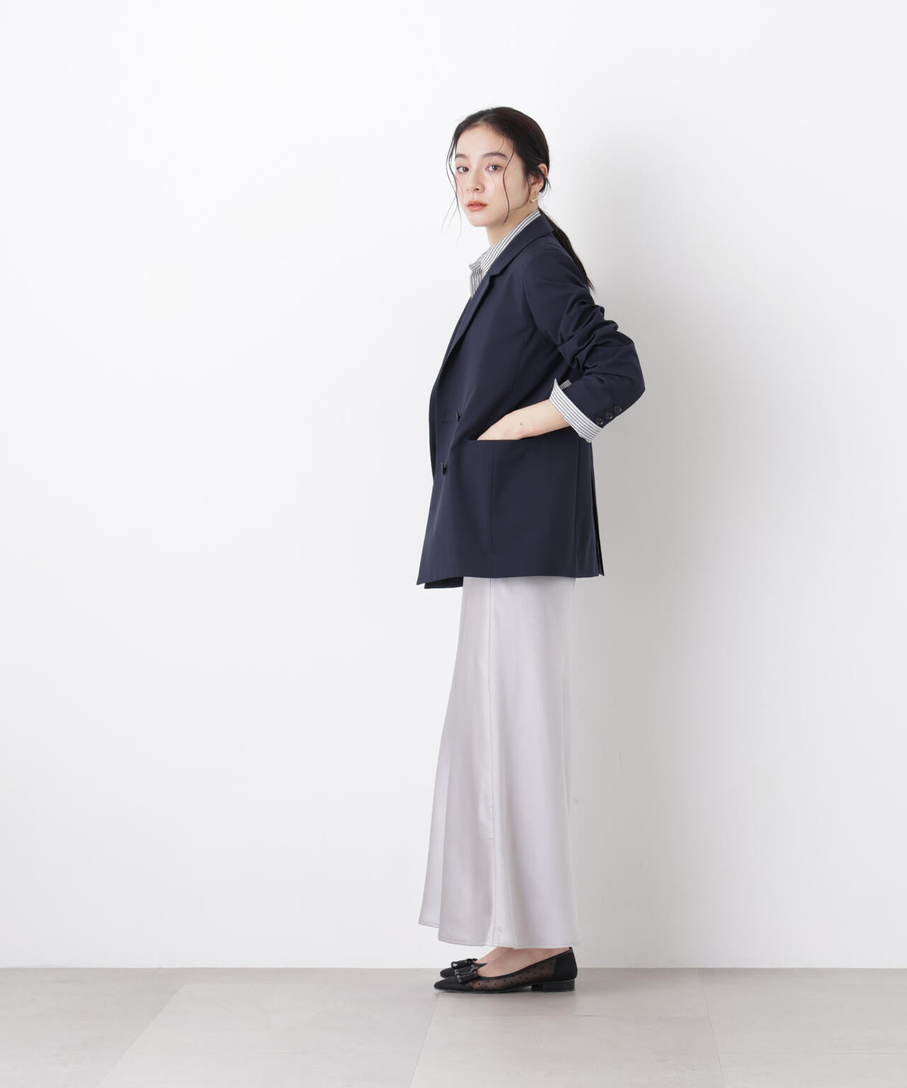 サテンナロースカート