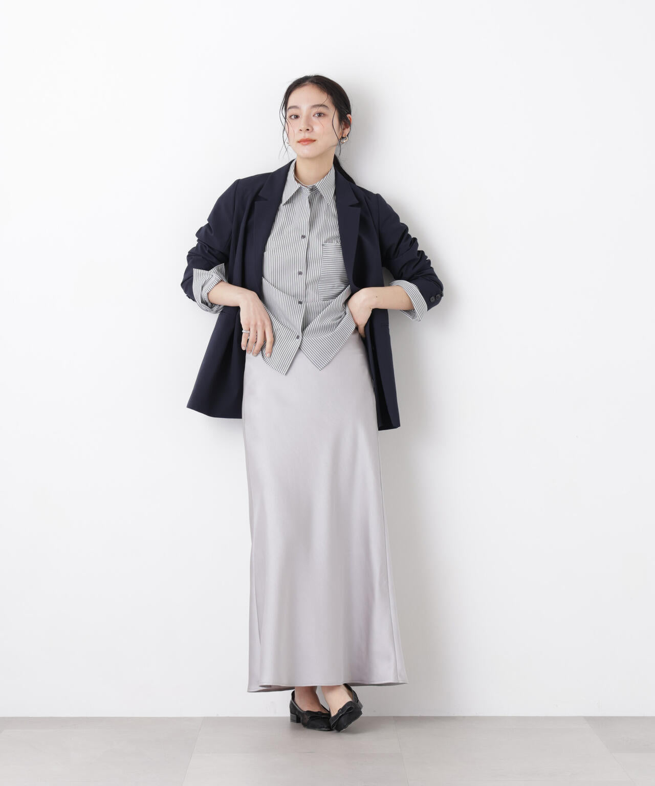 サテンナロースカート