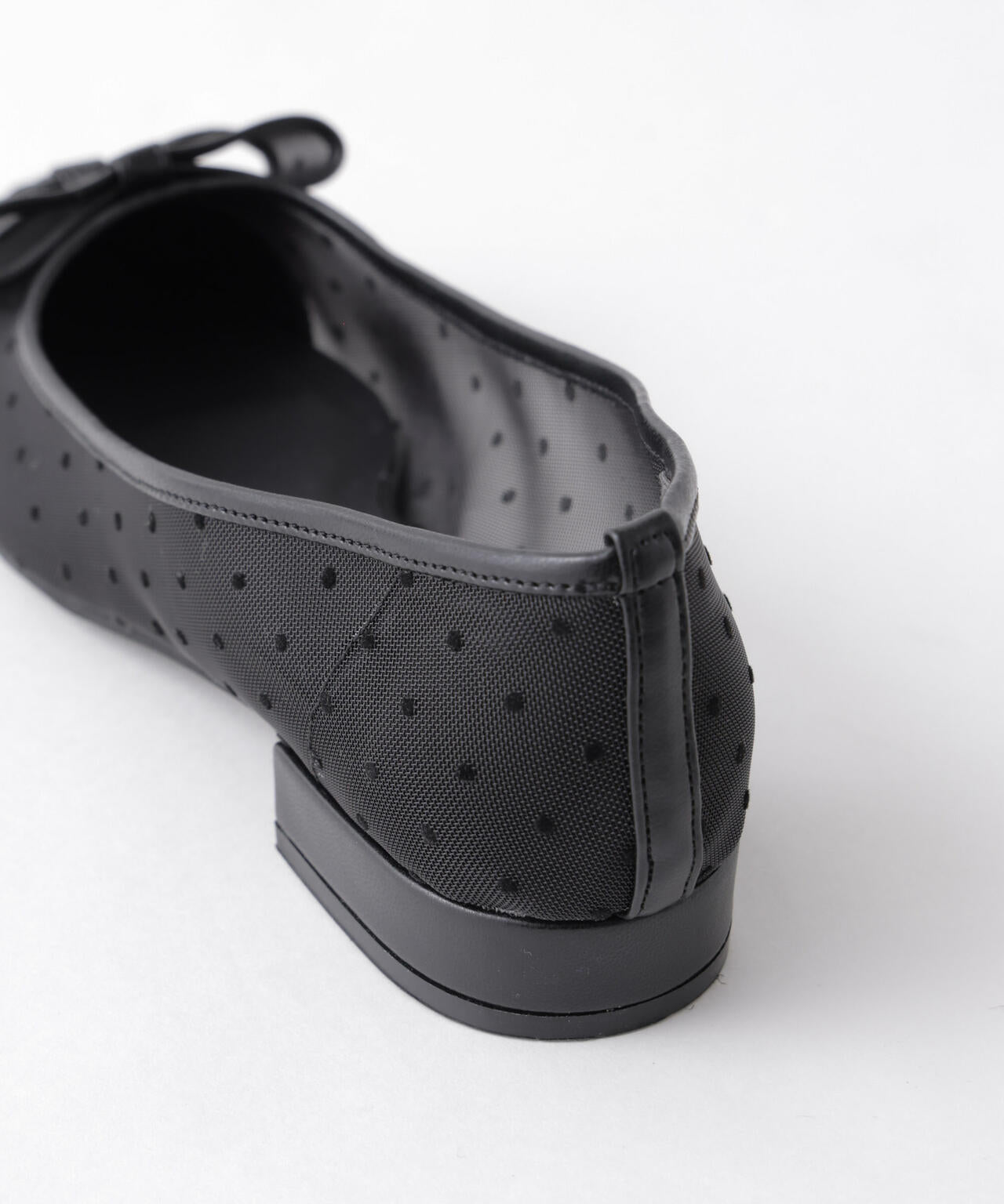 ドットフロッキーリボンパンプス