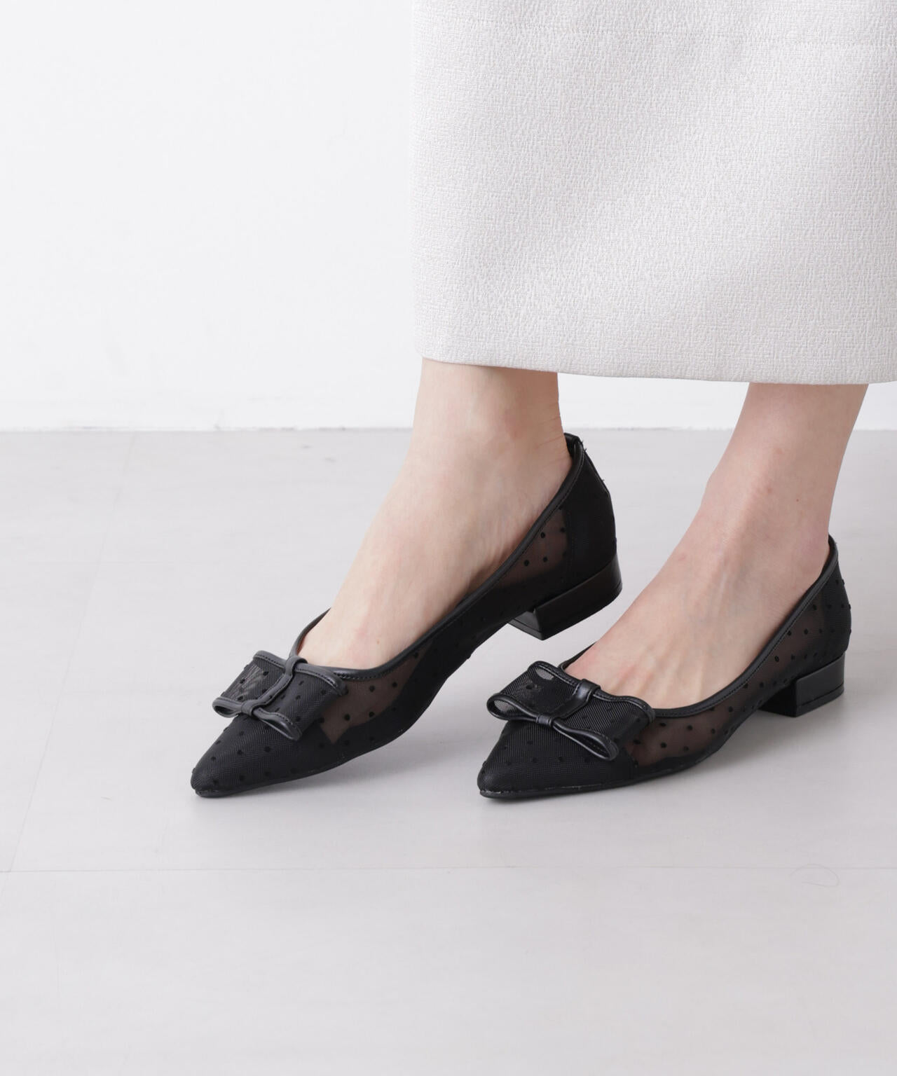 ドットフロッキーリボンパンプス