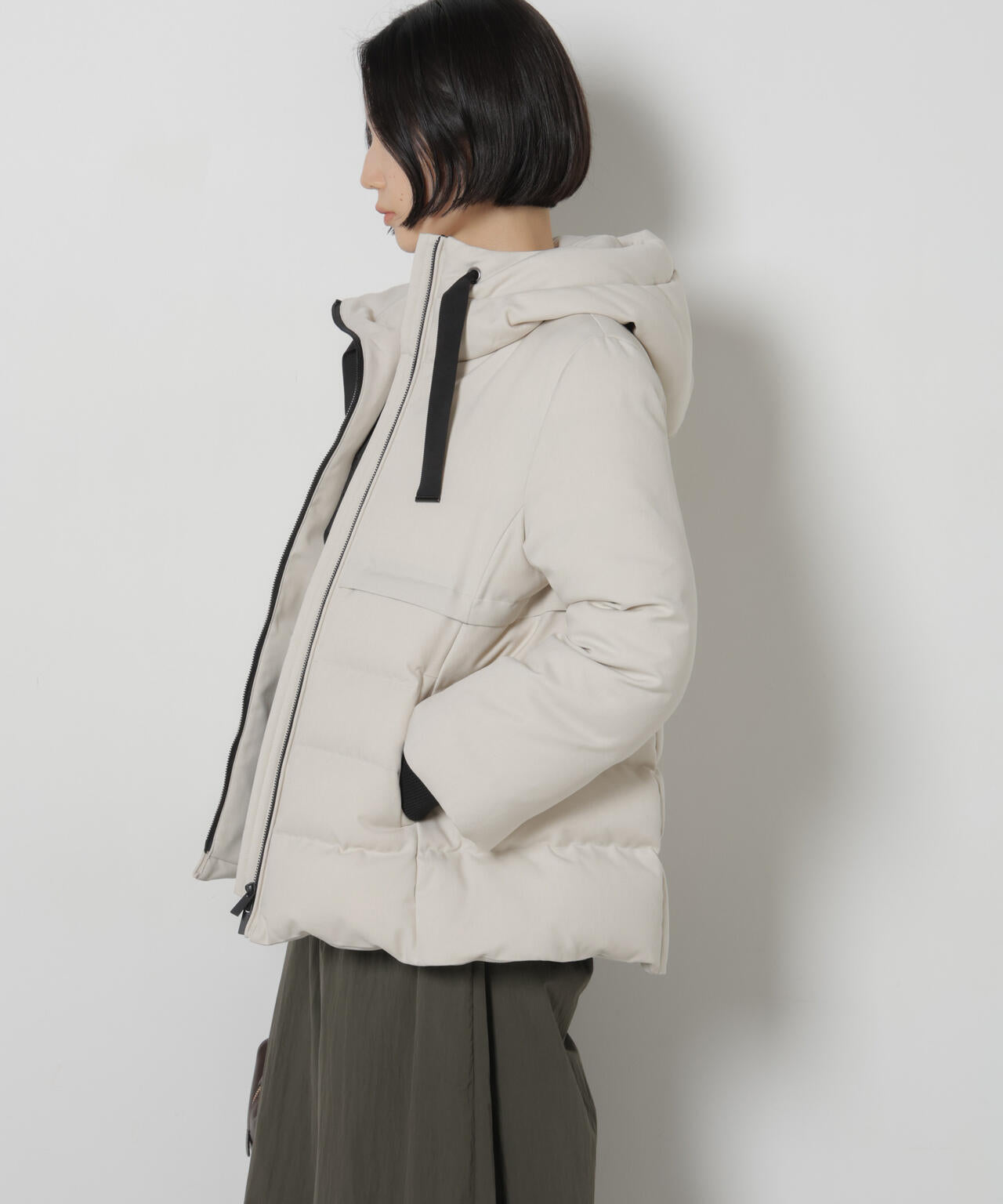 「西川ダウン(R)」サージショートダウン