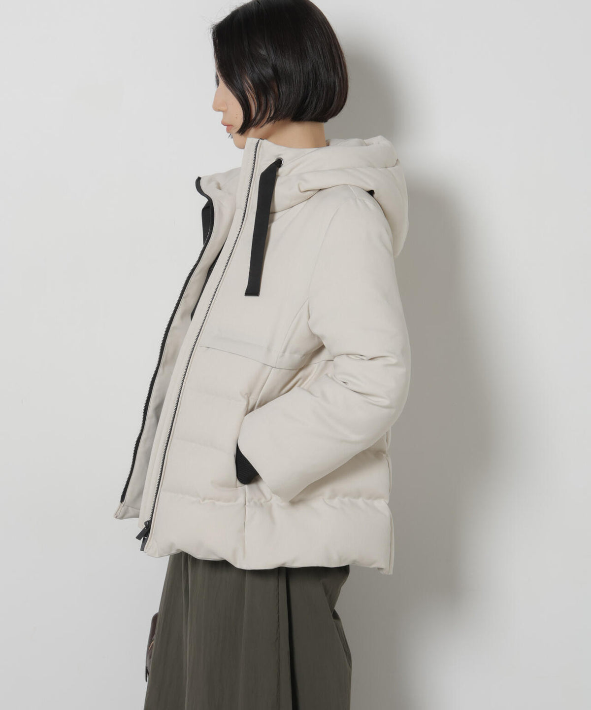 「西川ダウン(R)」サージショートダウン