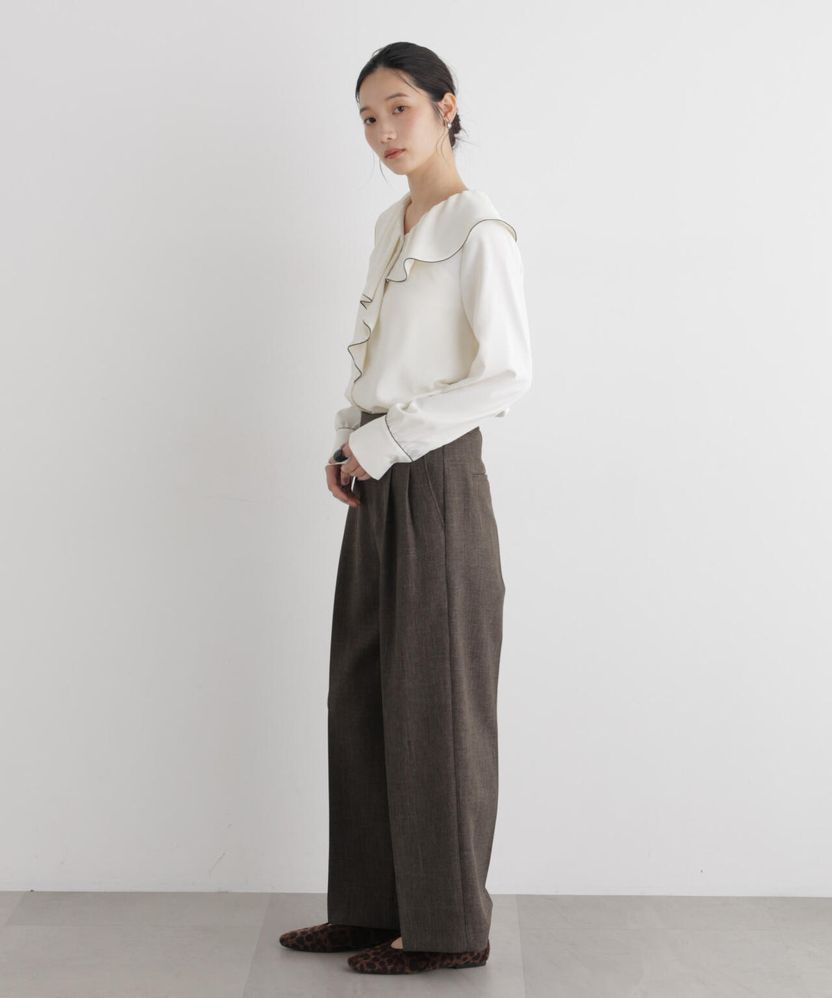 シャンブレーシャークスキンタックセミワイドパンツ(セットアップ可)