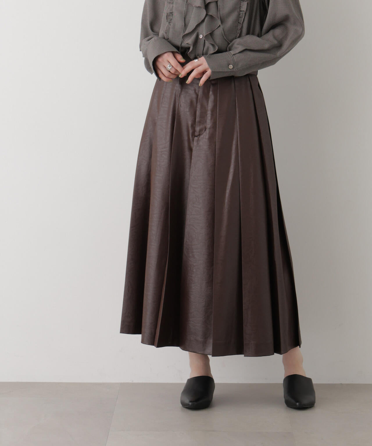 レザーライクワンサイドプリーツスカート