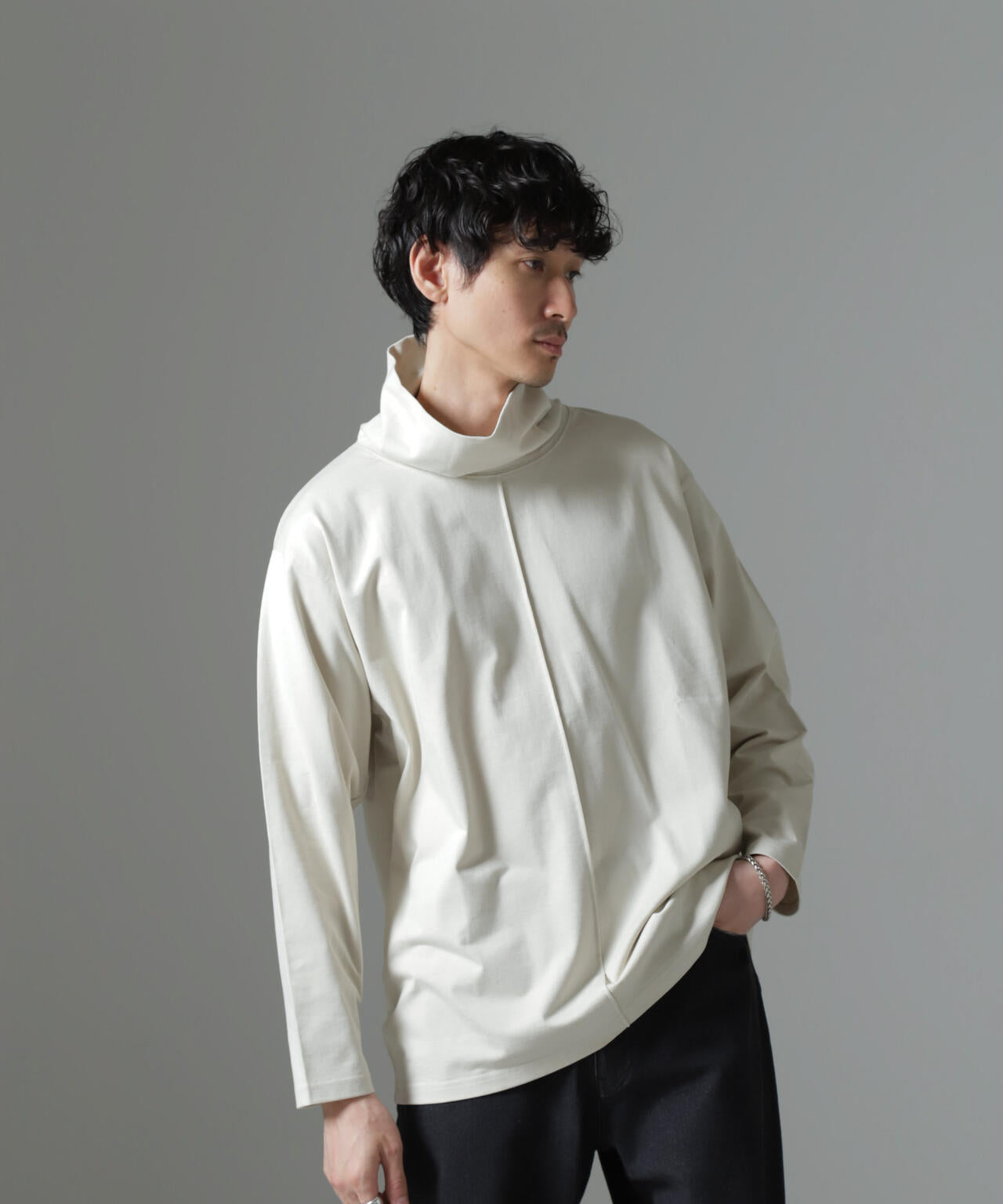 WEB限定/ボリュームハイネックプルオーバー 長袖