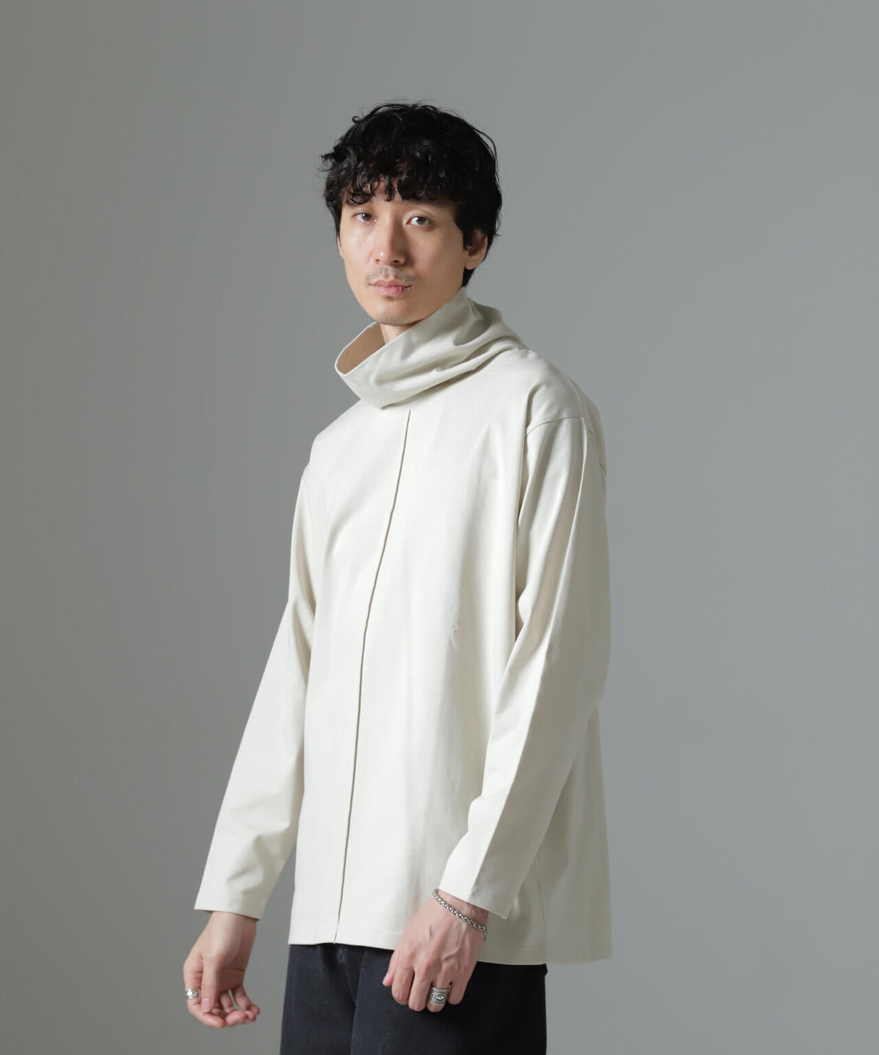 WEB限定/ボリュームハイネックプルオーバー 長袖