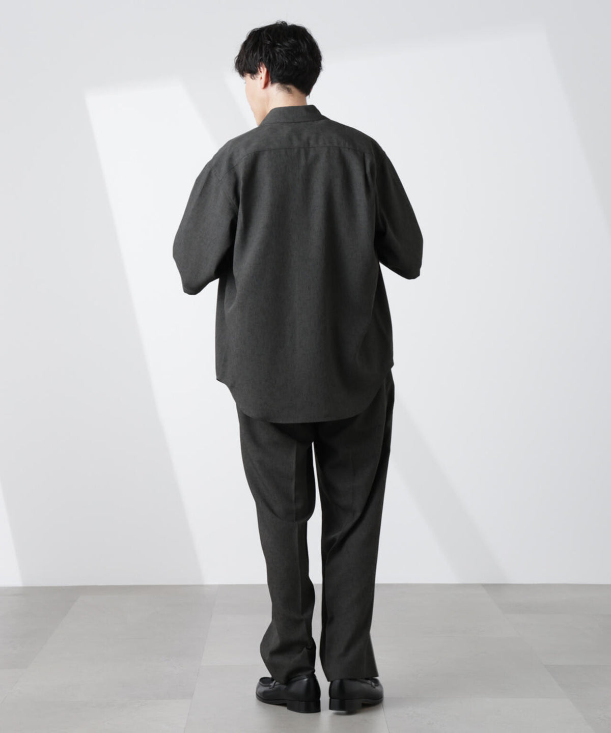テックリネンリラックスタックテーパードパンツ