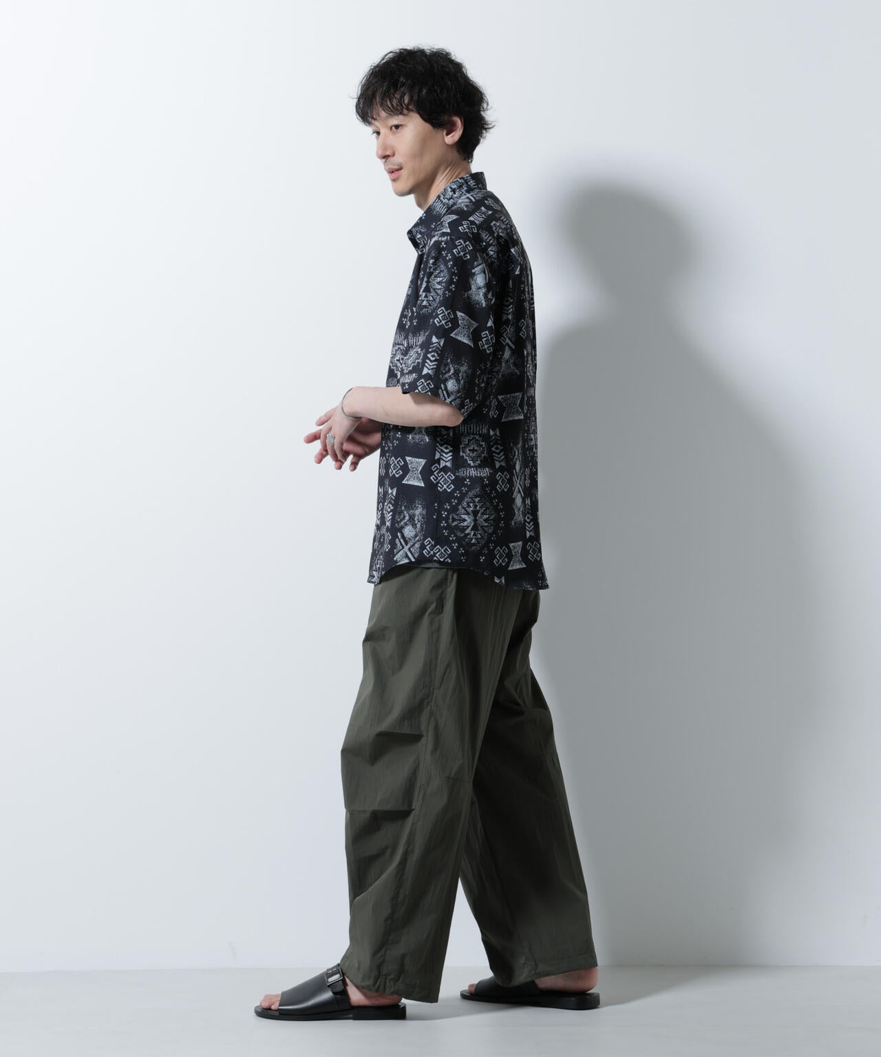 ライトウェイトバギーパンツ