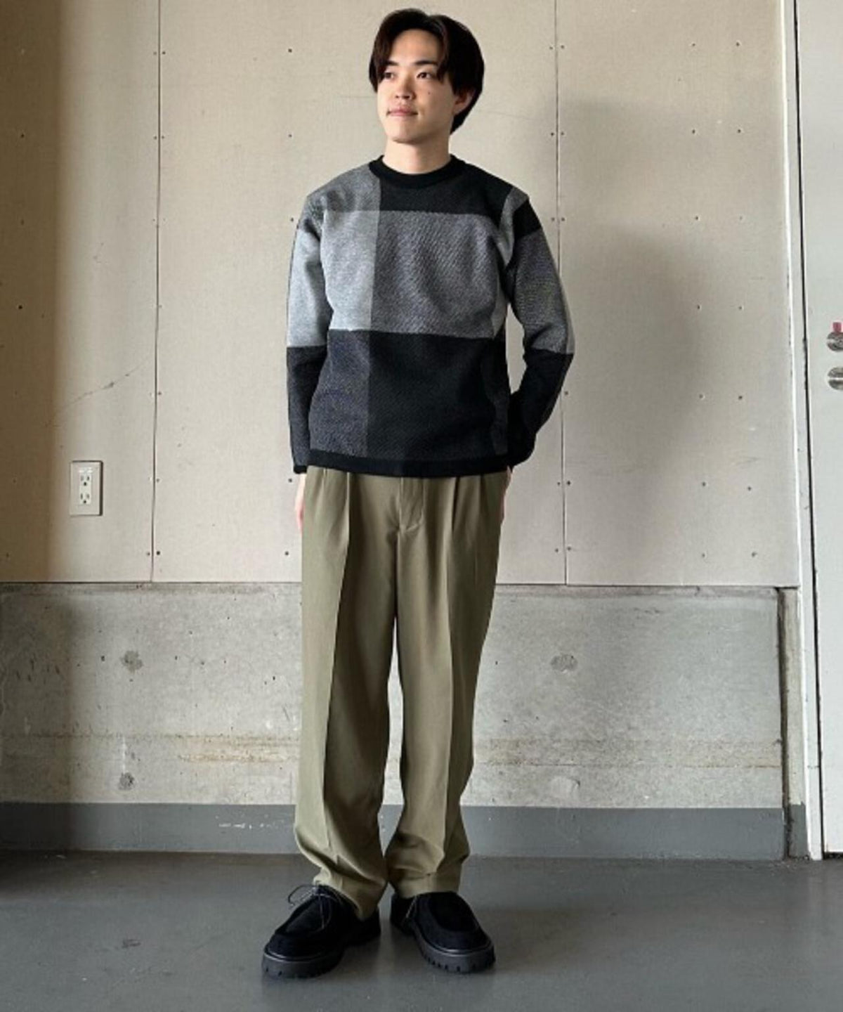 ブロックチェッククルーネックニット