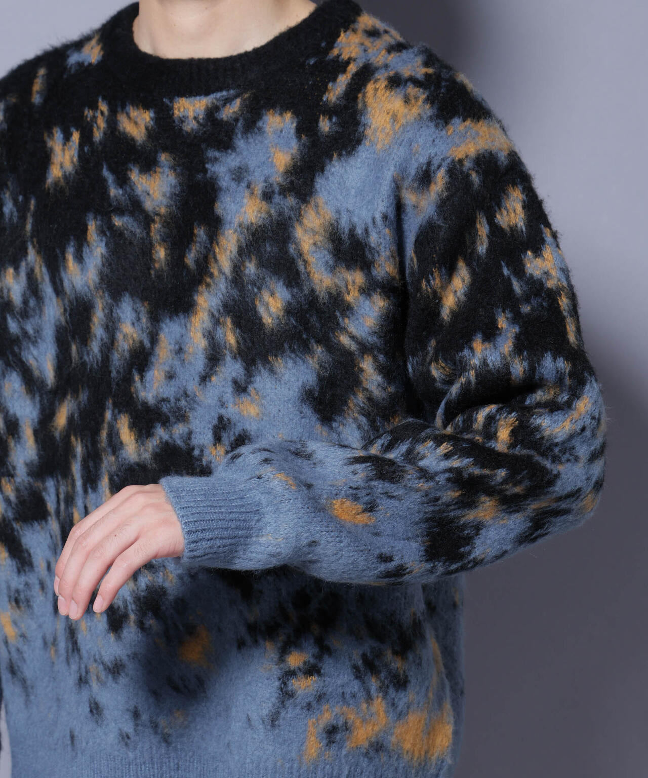 アート柄クルーネックニット2 ブライトカラー