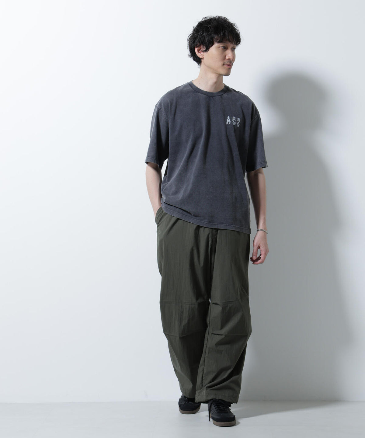 「A-C-Z」ピグメントグラフィックTシャツ 半袖