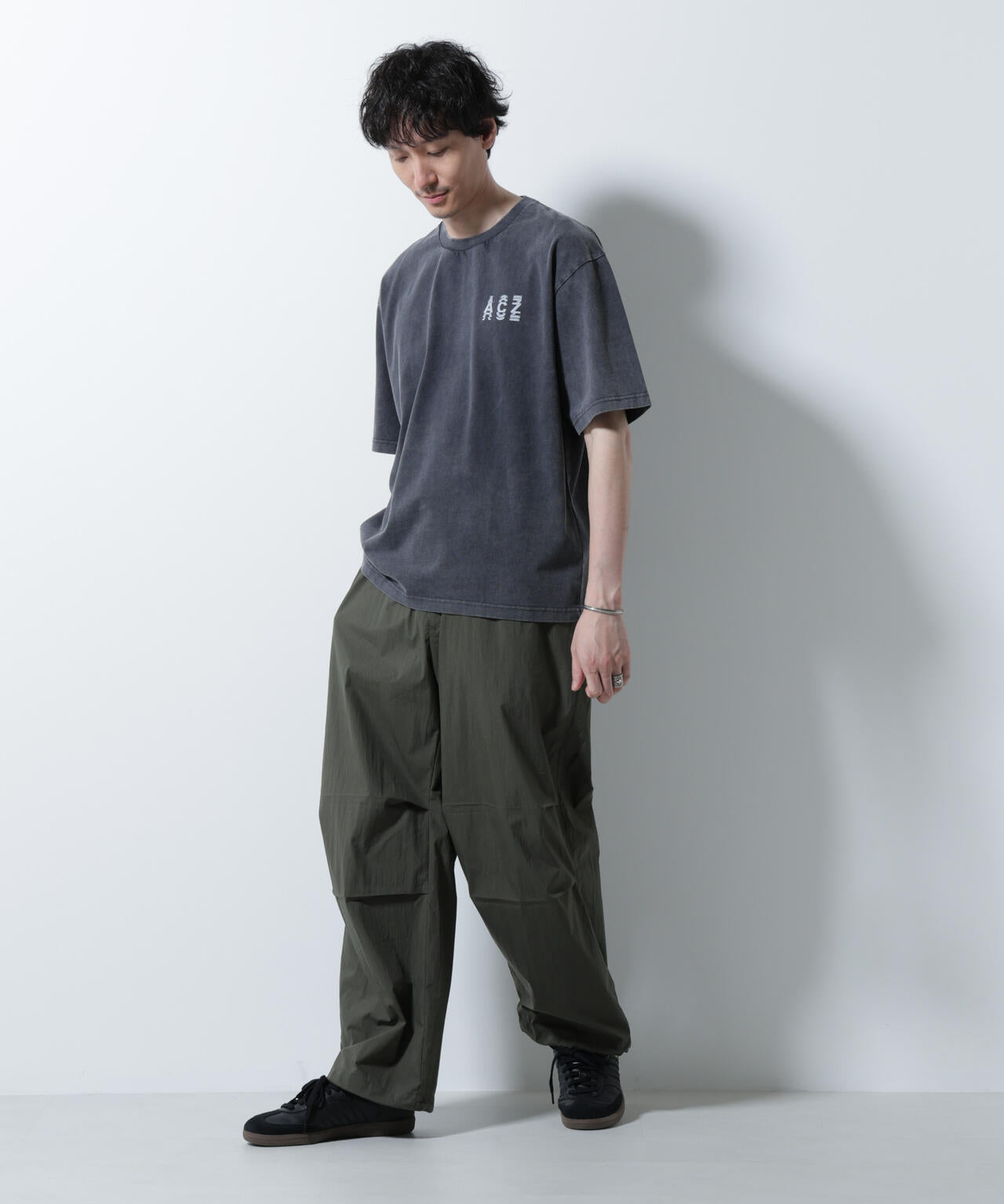 「A-C-Z」ピグメントグラフィックTシャツ 半袖