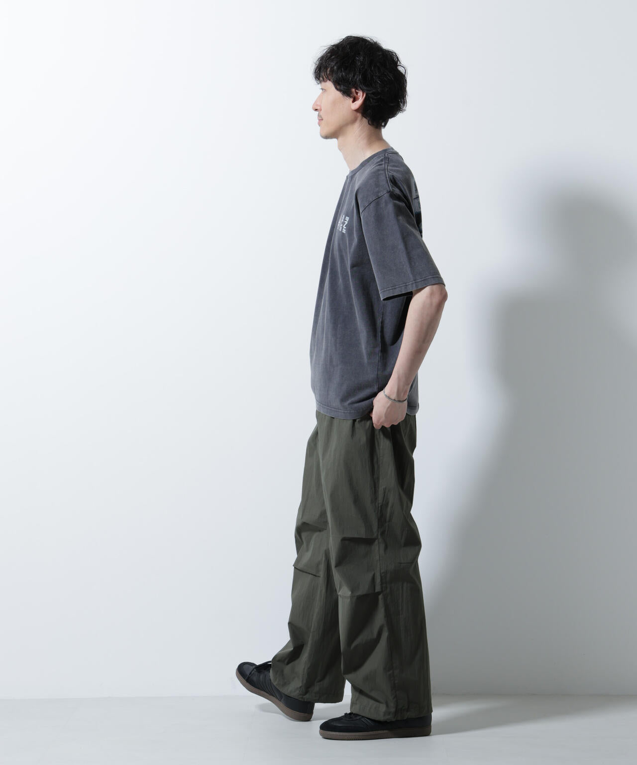 「A-C-Z」ピグメントグラフィックTシャツ 半袖