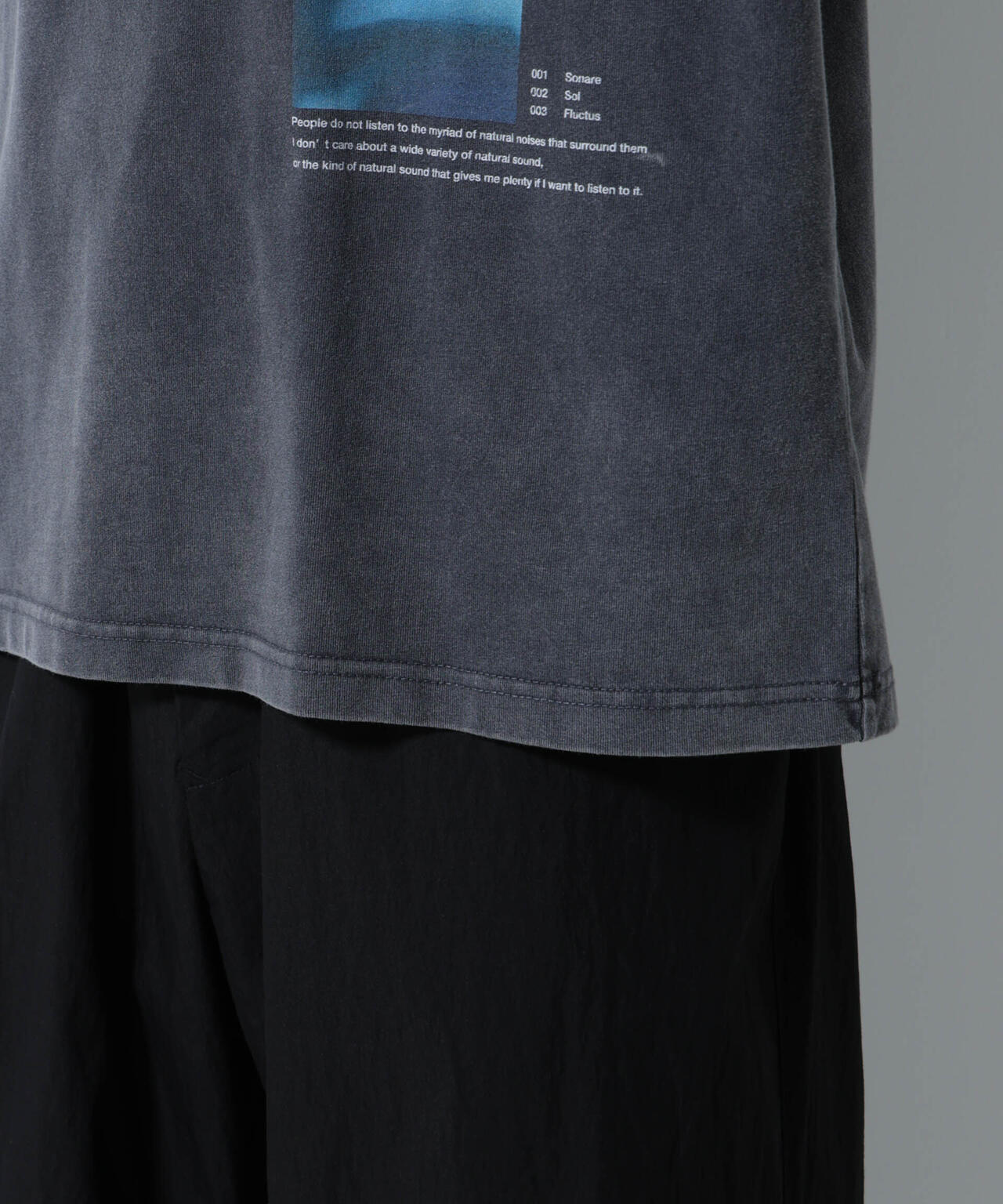 「A-C-Z」ピグメントグラフィックTシャツ 半袖