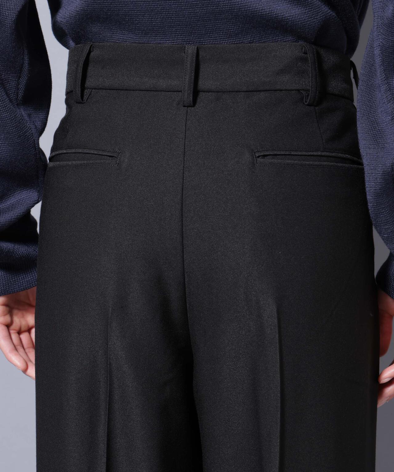 2タックテーパードスラックス