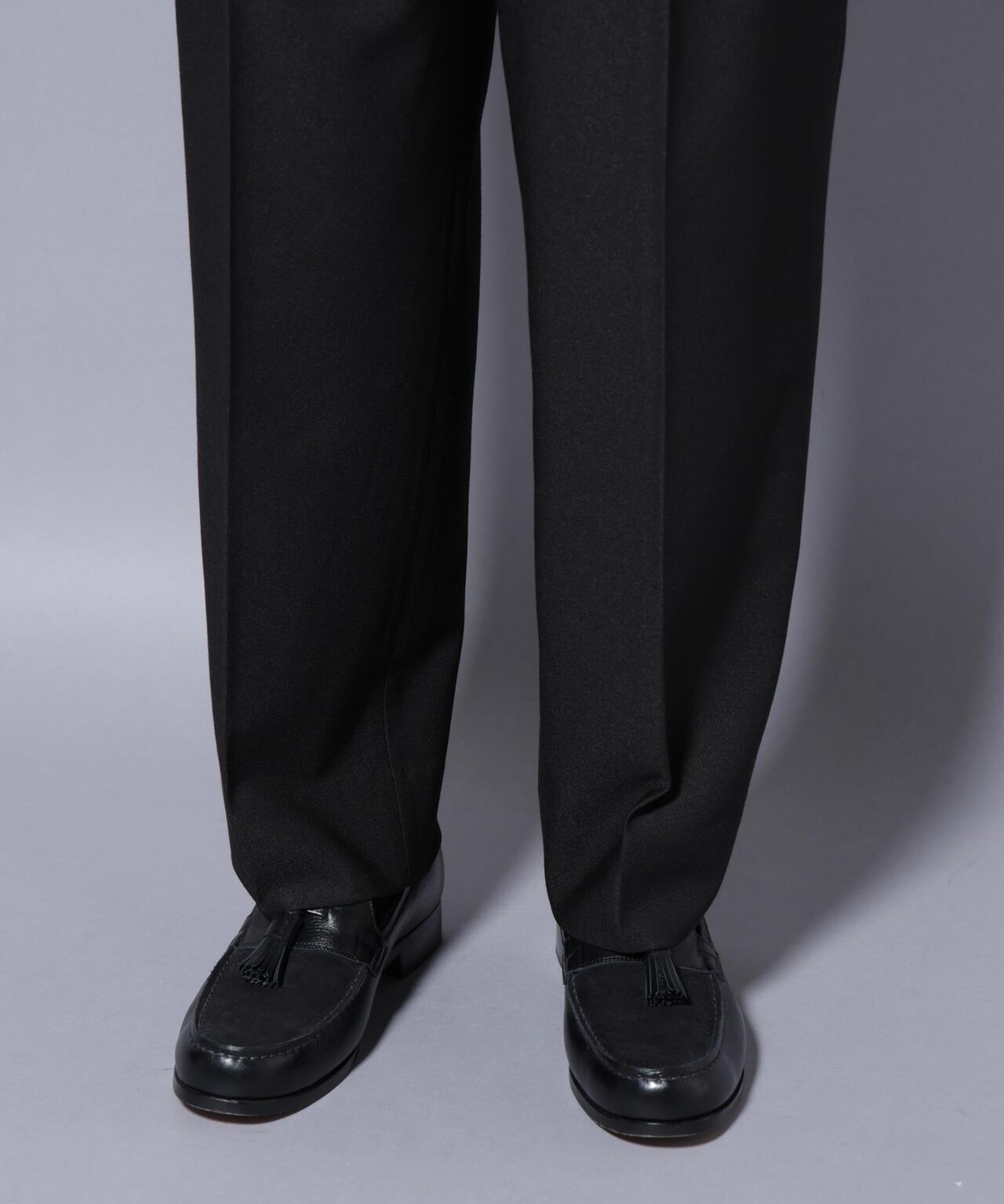 2タックテーパードスラックス