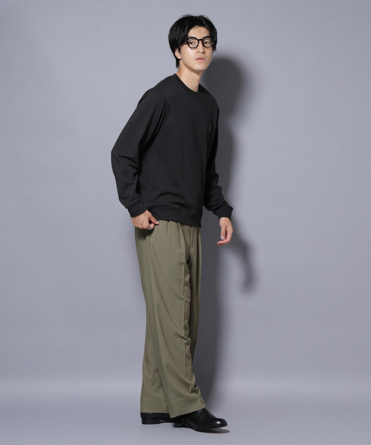 2タックテーパードスラックス