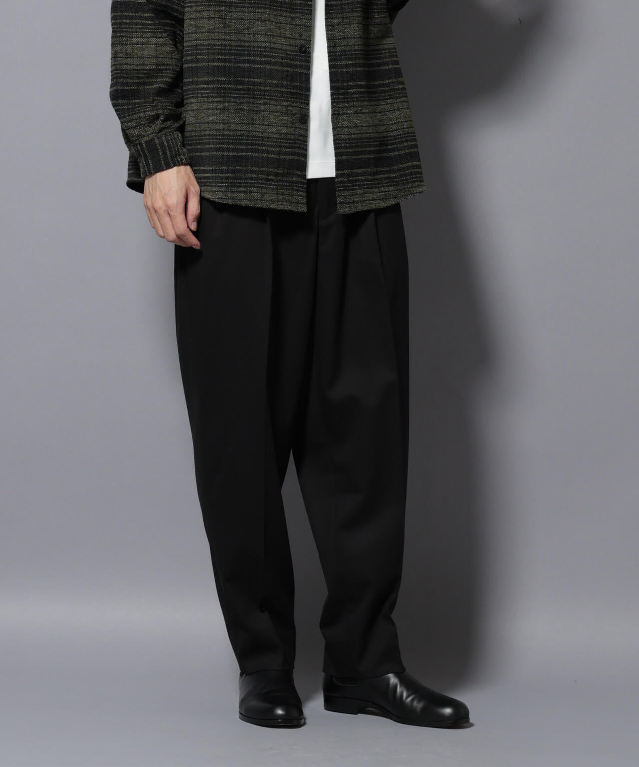 微起毛ワイド2タックテーパードパンツ