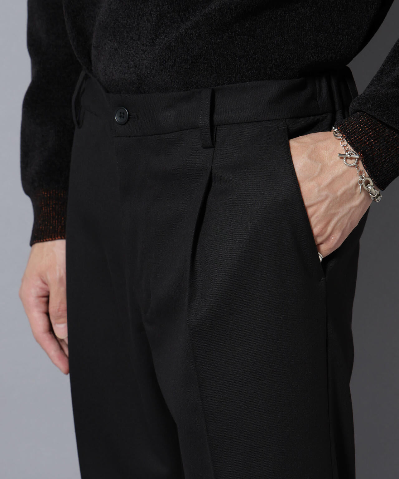 微起毛1タックテーパードパンツ