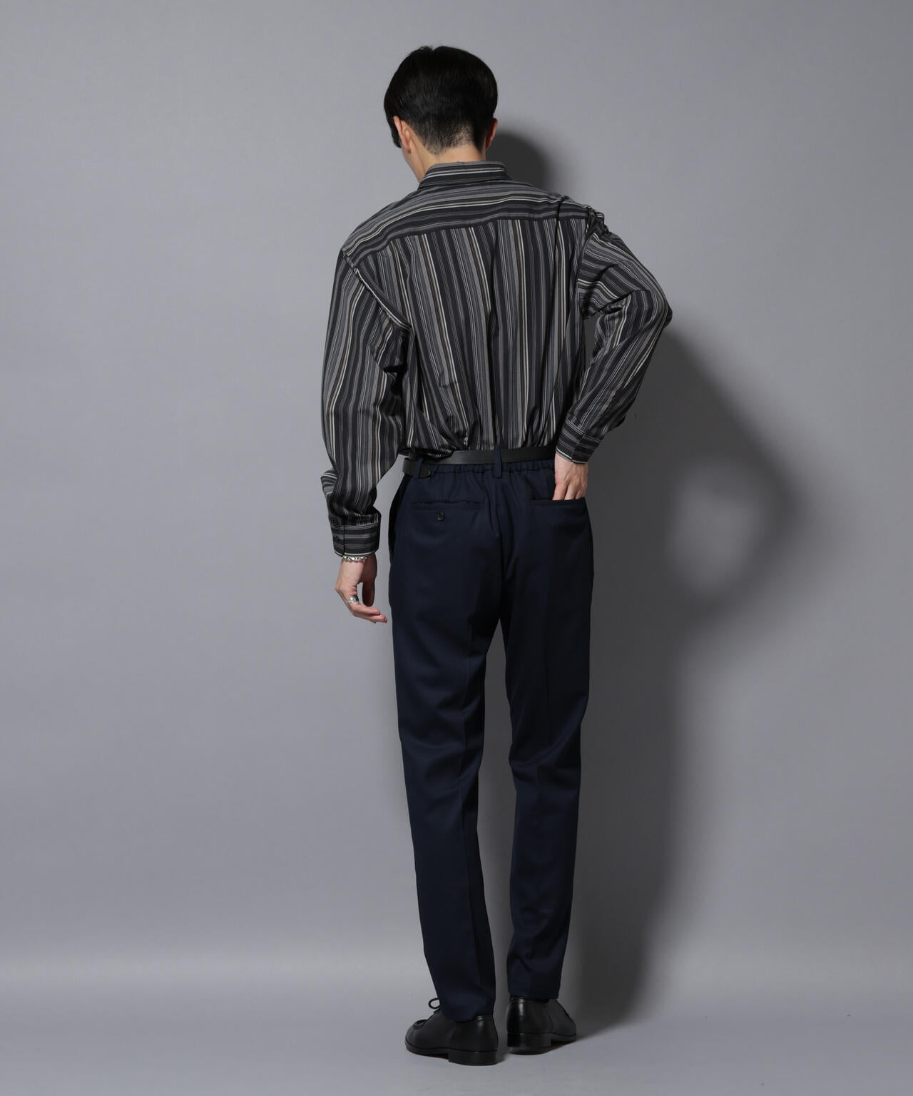 微起毛1タックテーパードパンツ