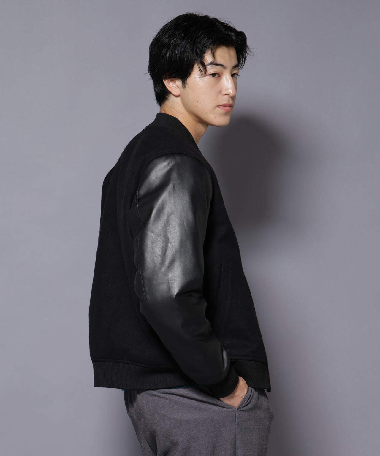 フェイクレザースタジャン