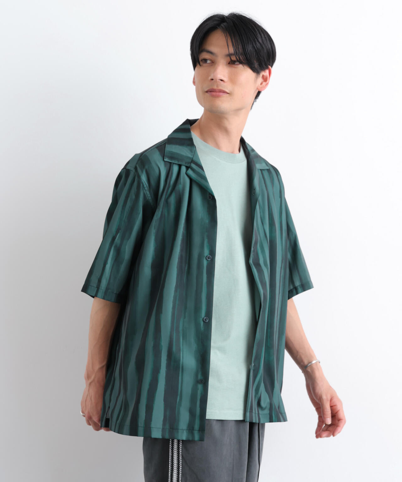 180cm B:88 W:75 H:92 着用サイズ:L
