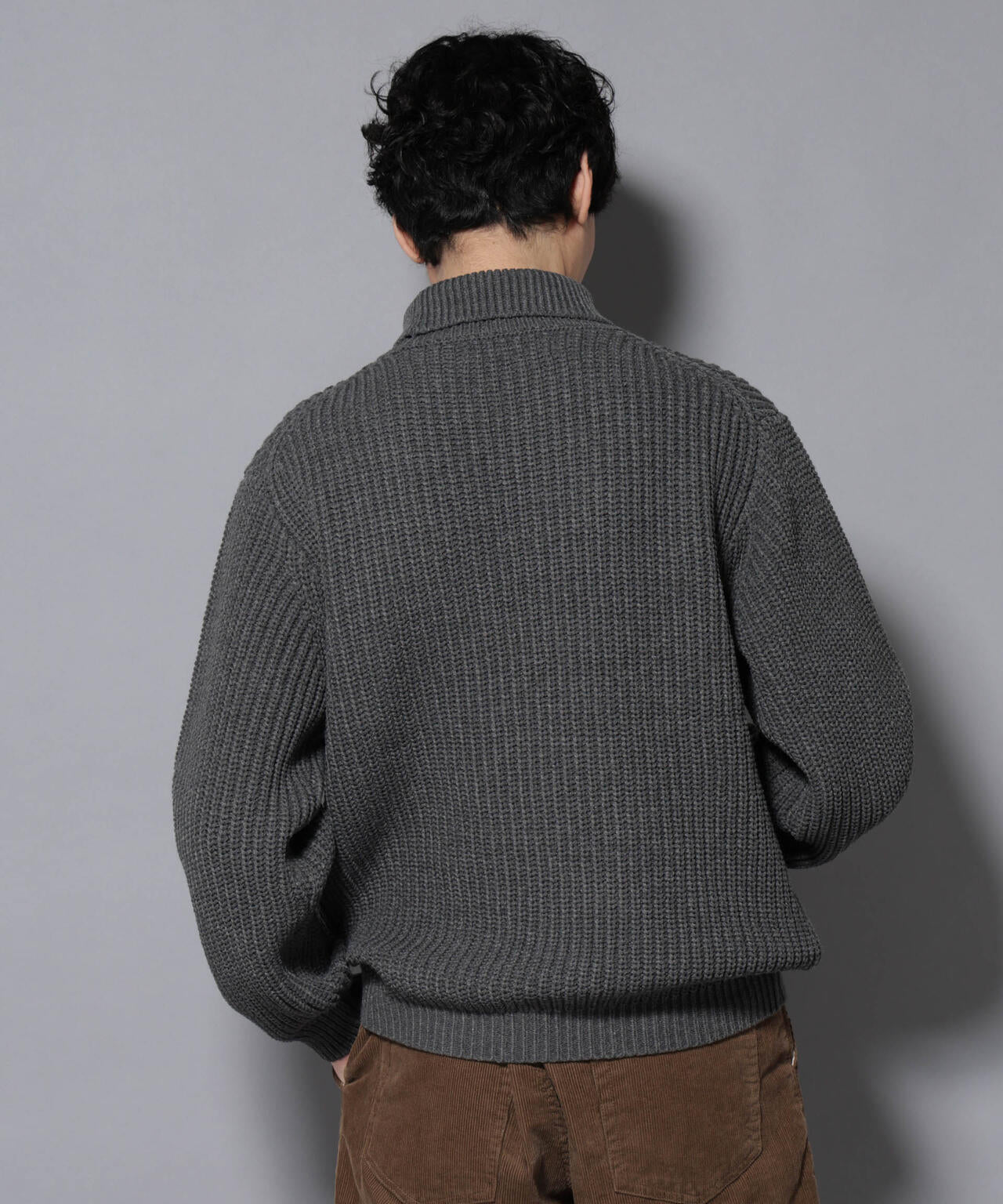 ローゲージタートルニット